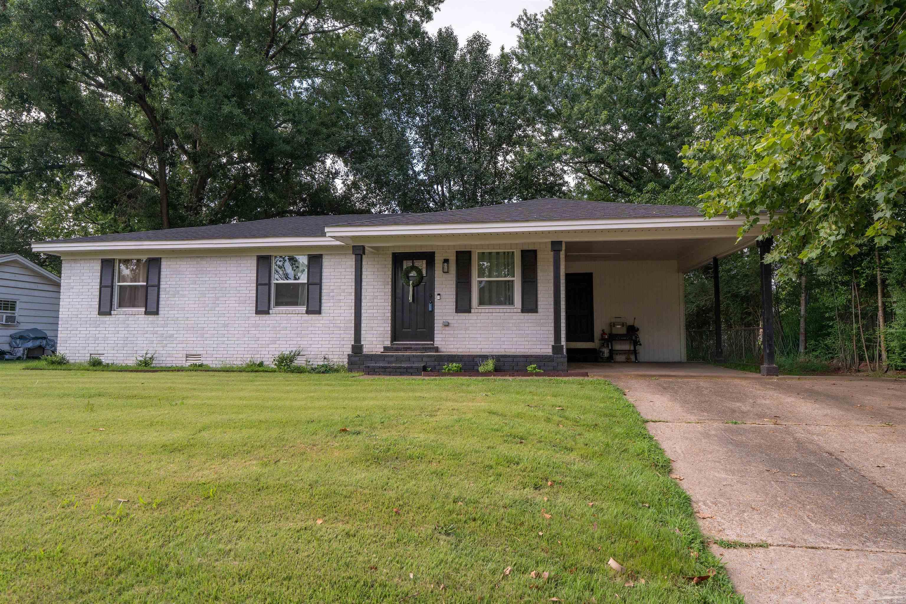 107 Western Hills Property Photo 5