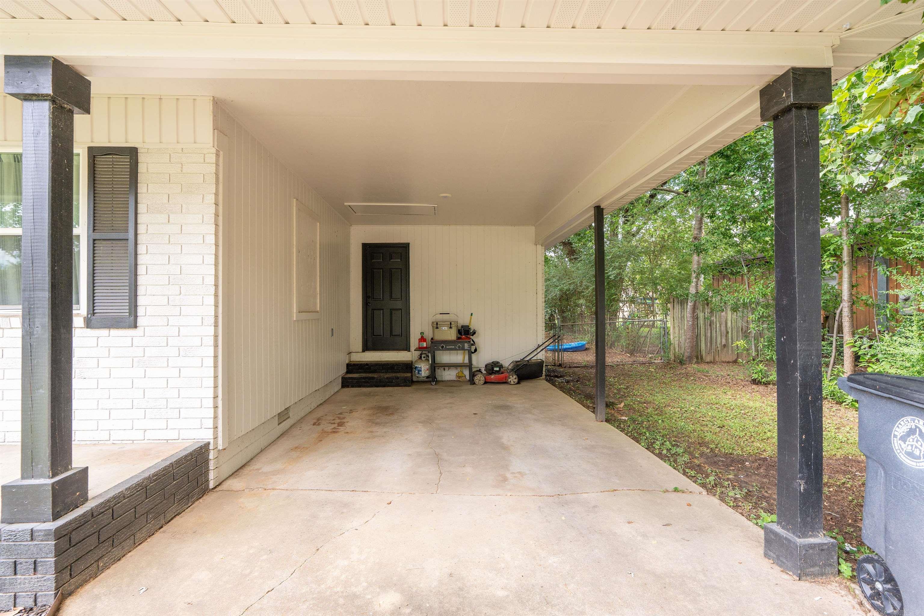 107 Western Hills Property Photo 14