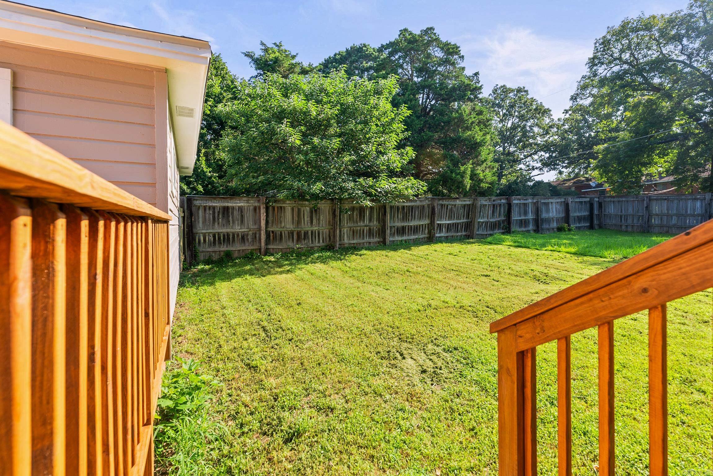 4300 N Cypress Property Photo 8