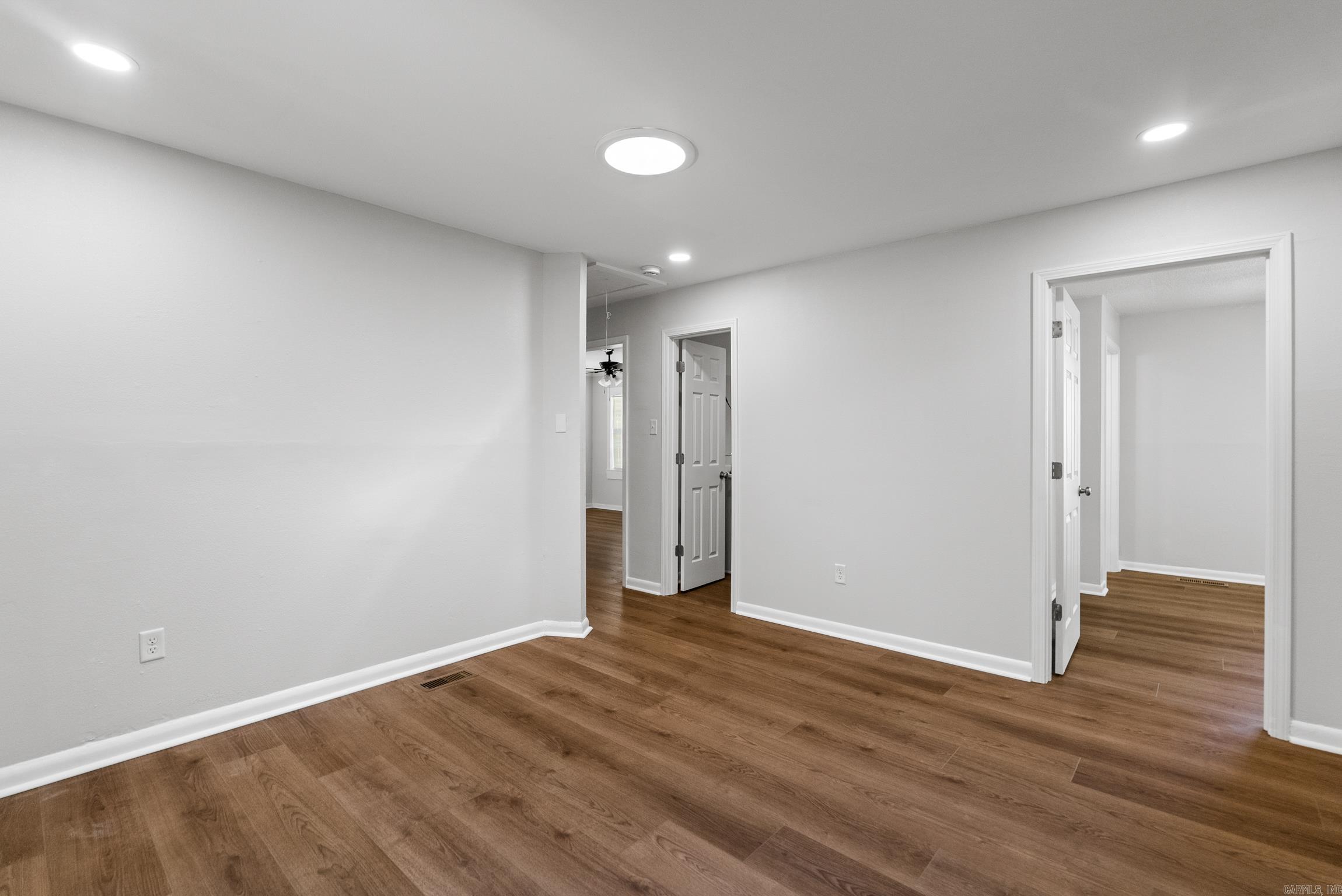 4300 N Cypress Property Photo 19