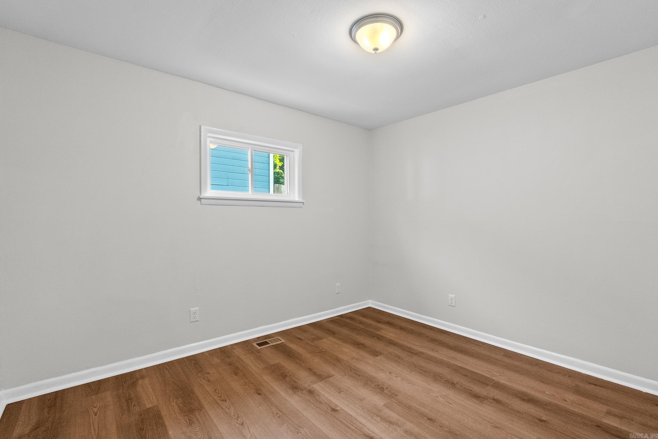 4300 N Cypress Property Photo 28