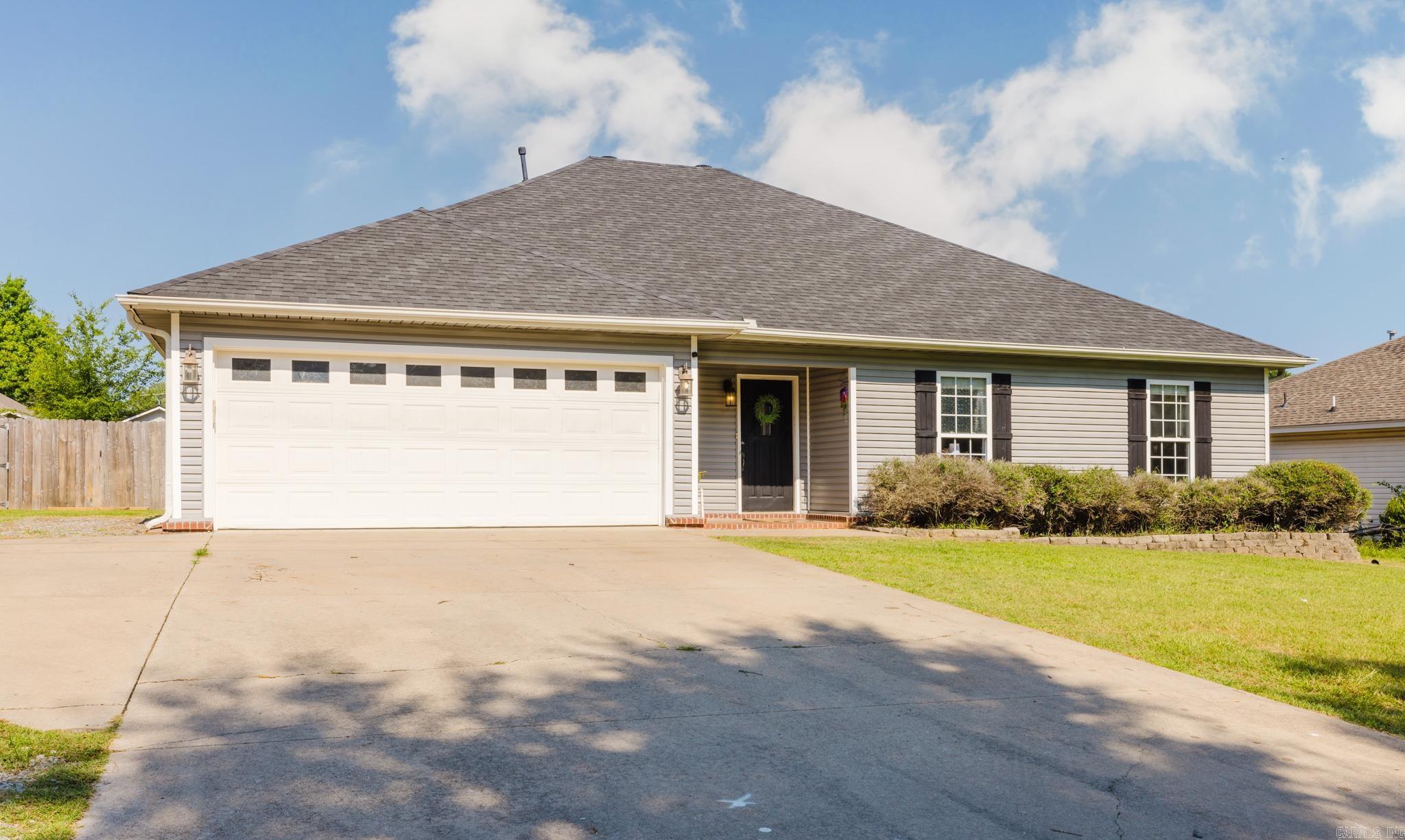 426 Quantz Property Photo 1