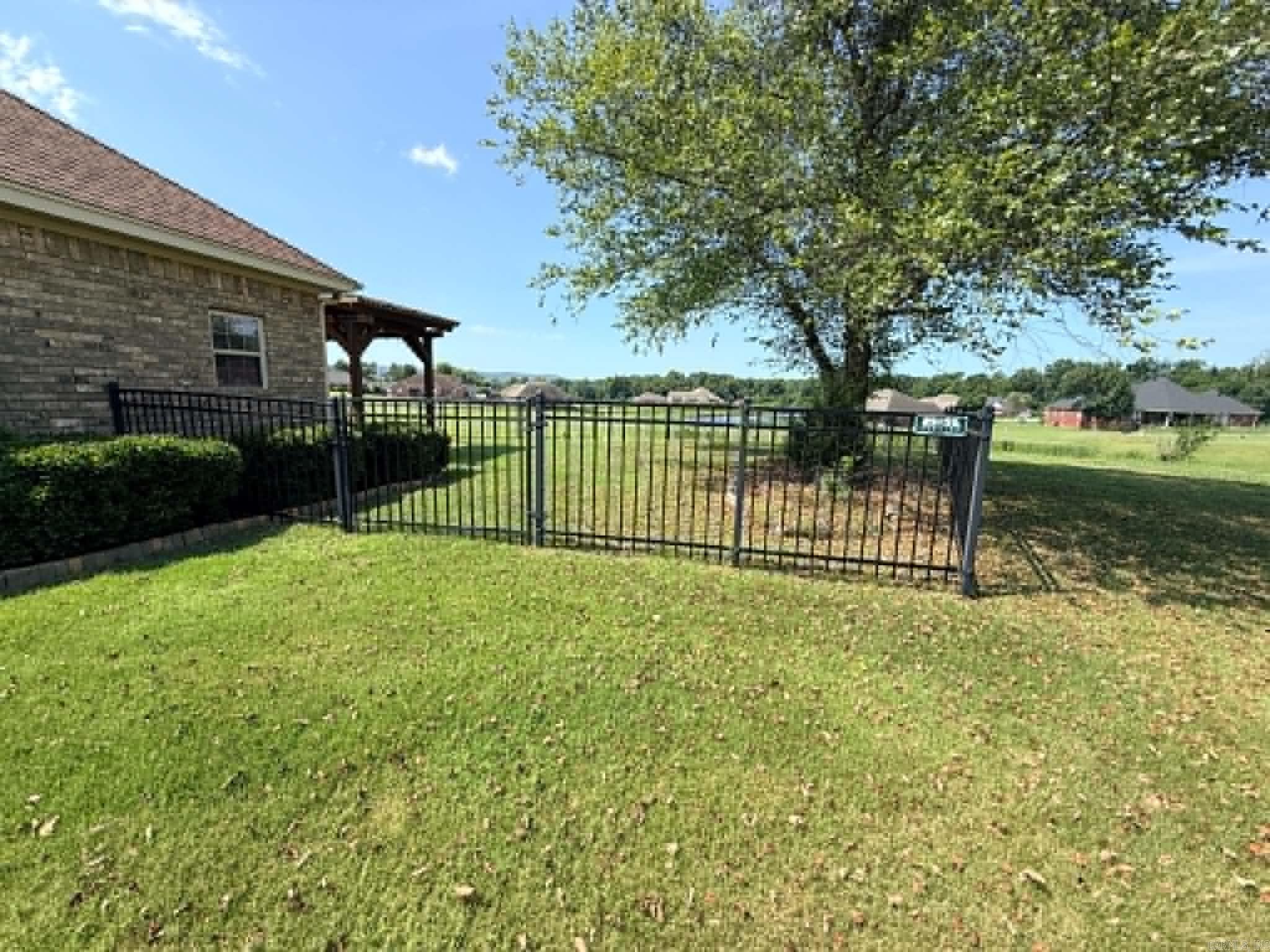 10080 Tate Lane Property Photo 8