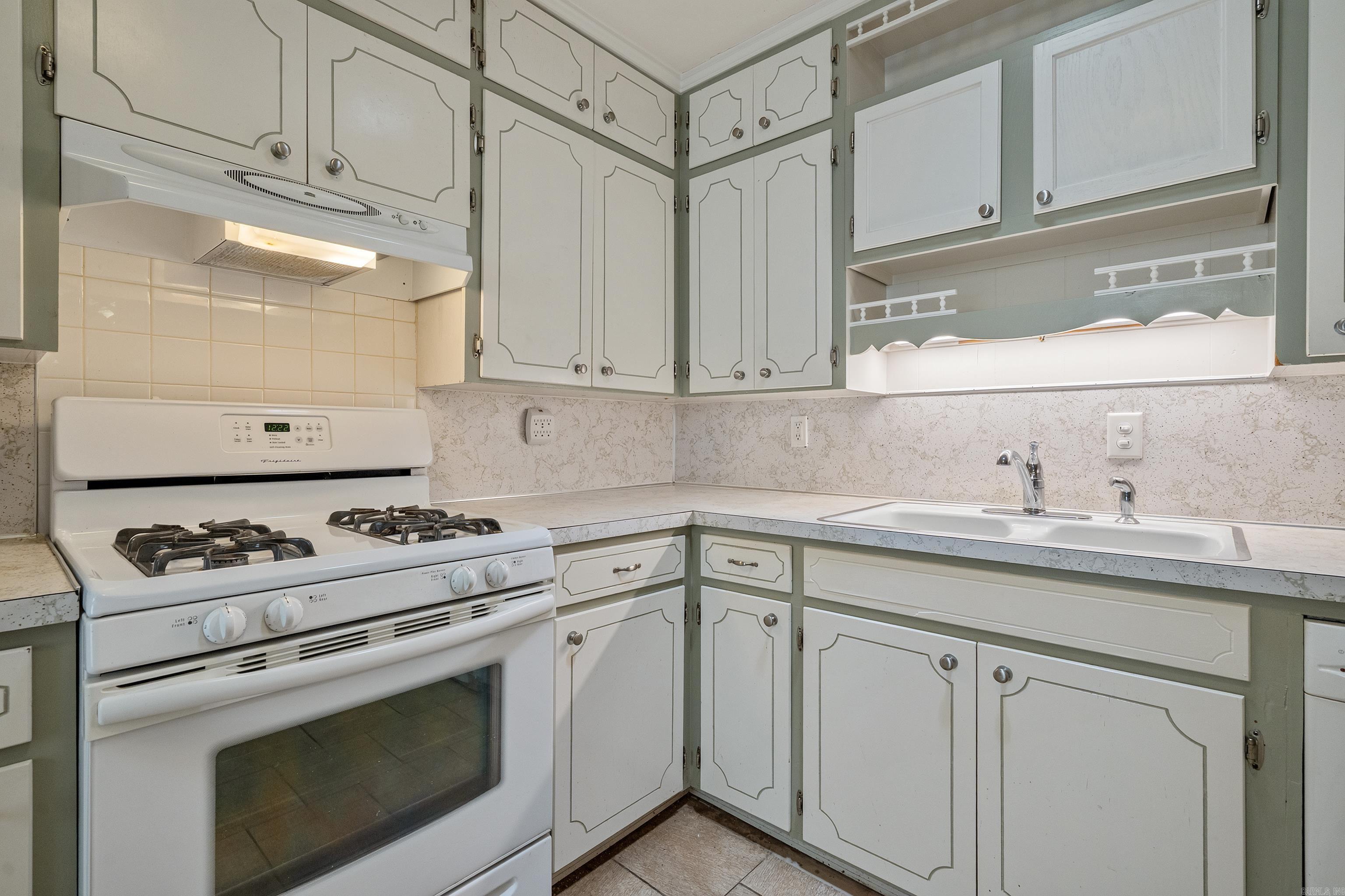 404 Summer Property Photo 9