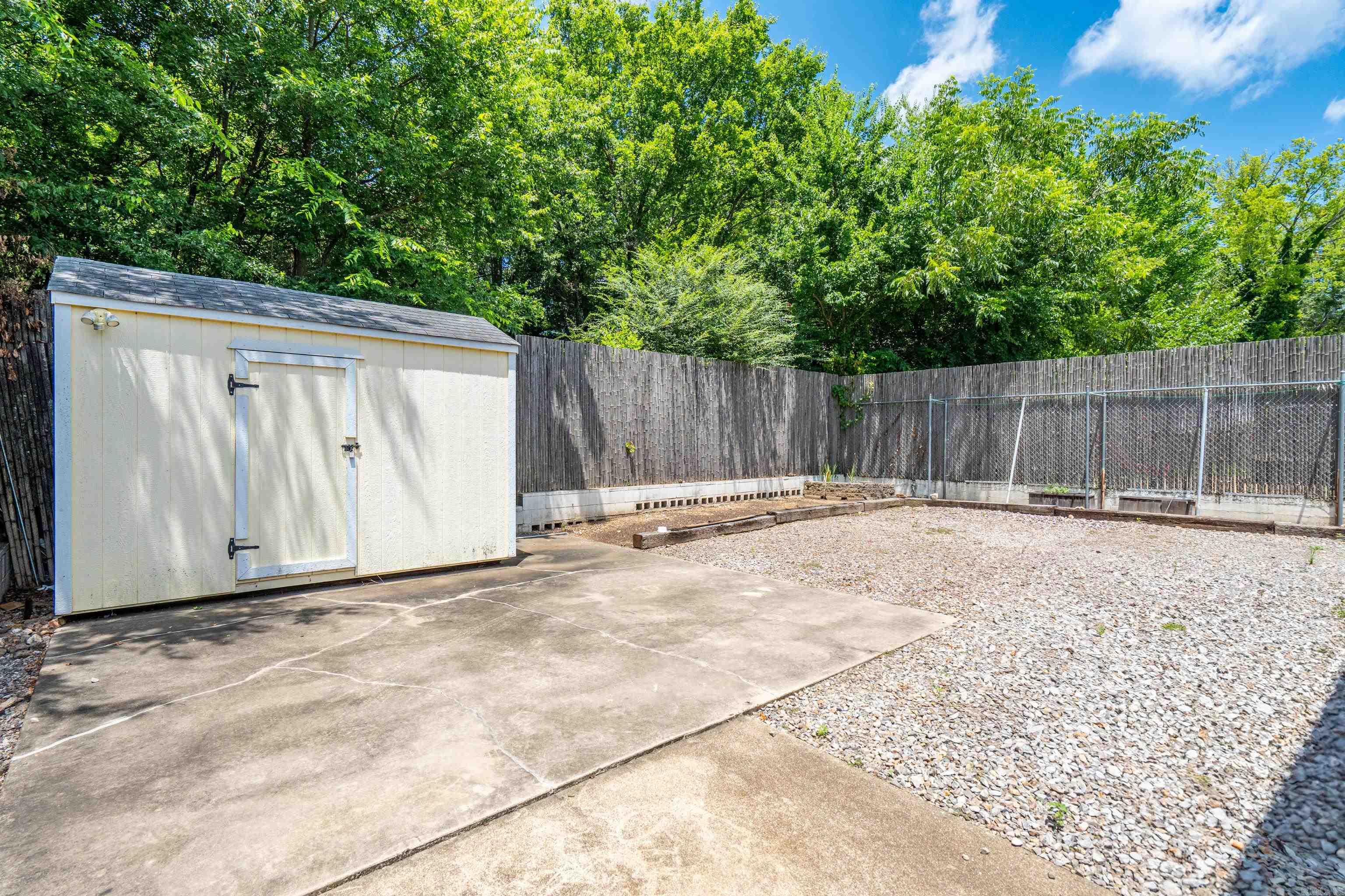 404 Summer Property Photo 21