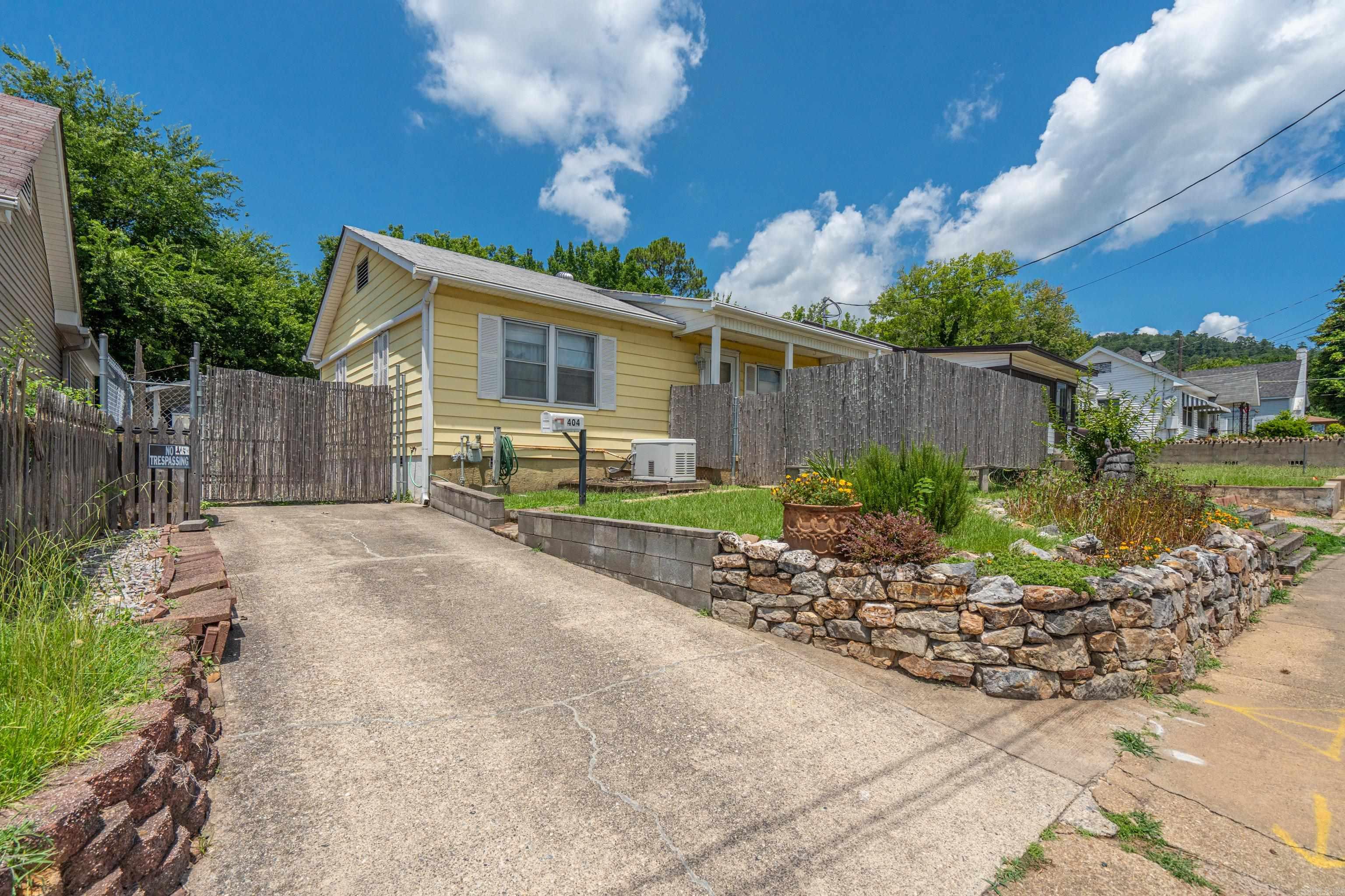 404 Summer Property Photo 26