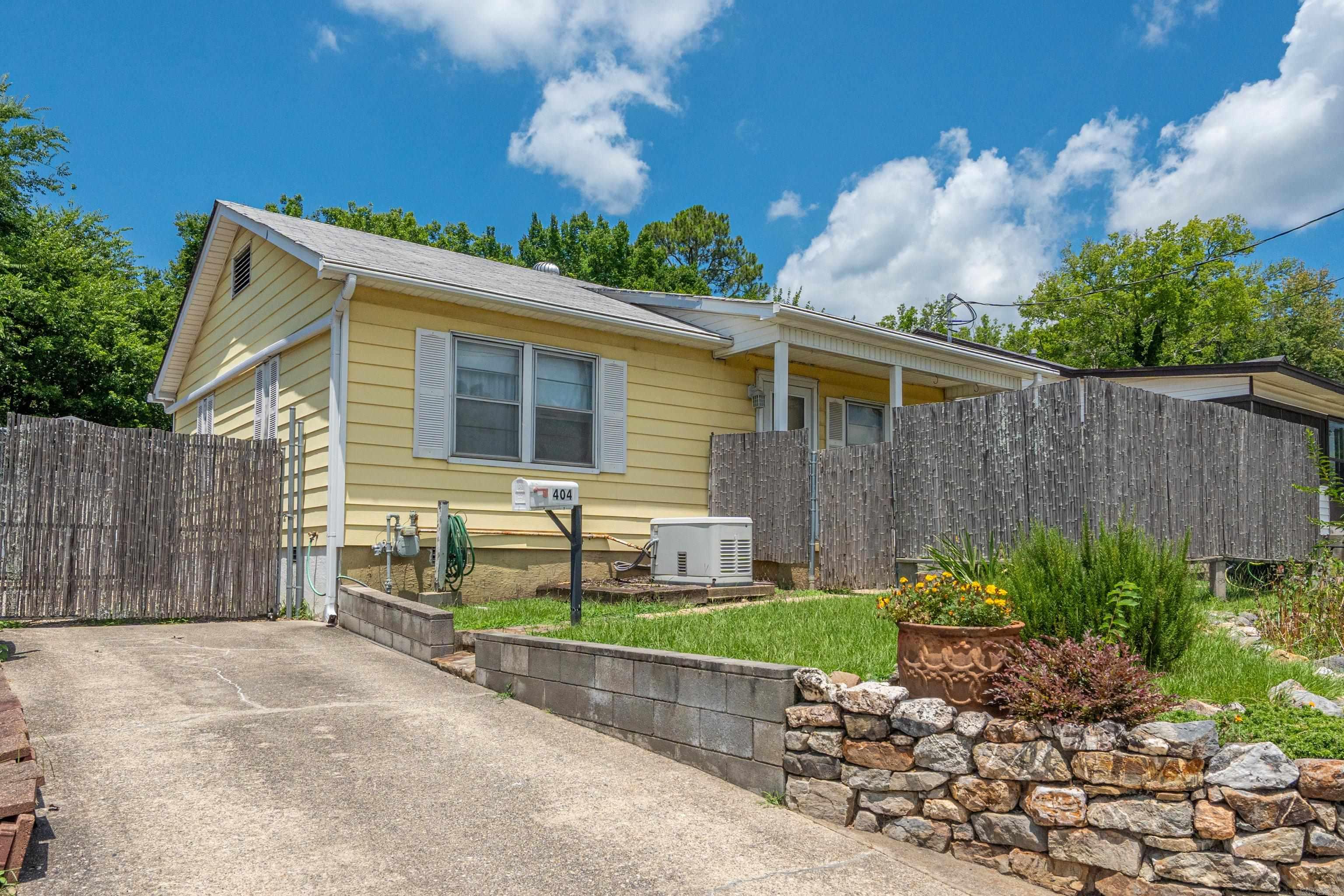 404 Summer Property Photo 27