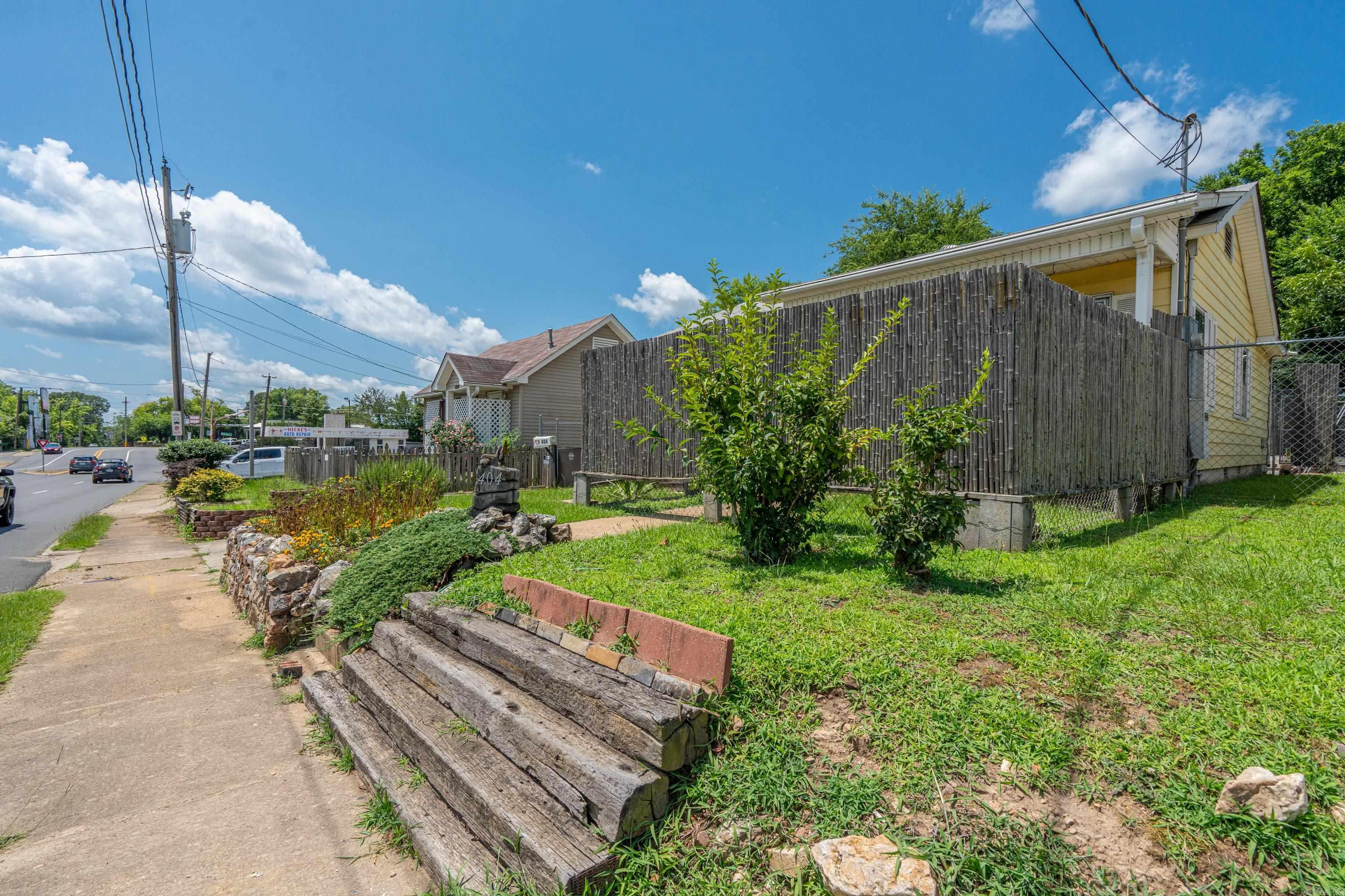 404 Summer Property Photo 28