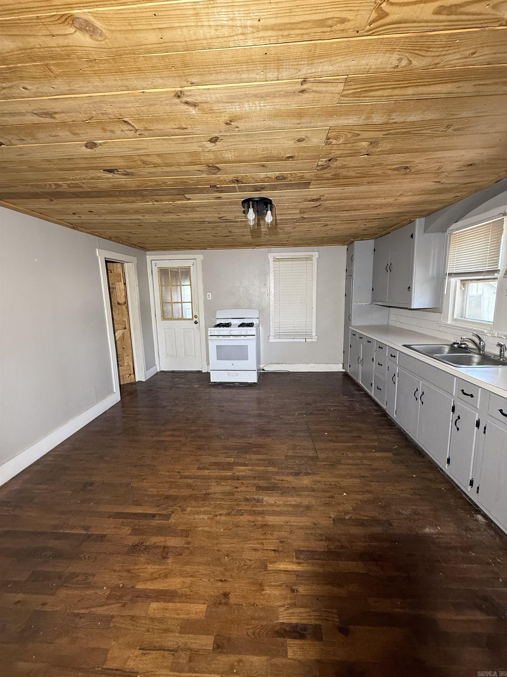 712 62 Highway Property Photo 9