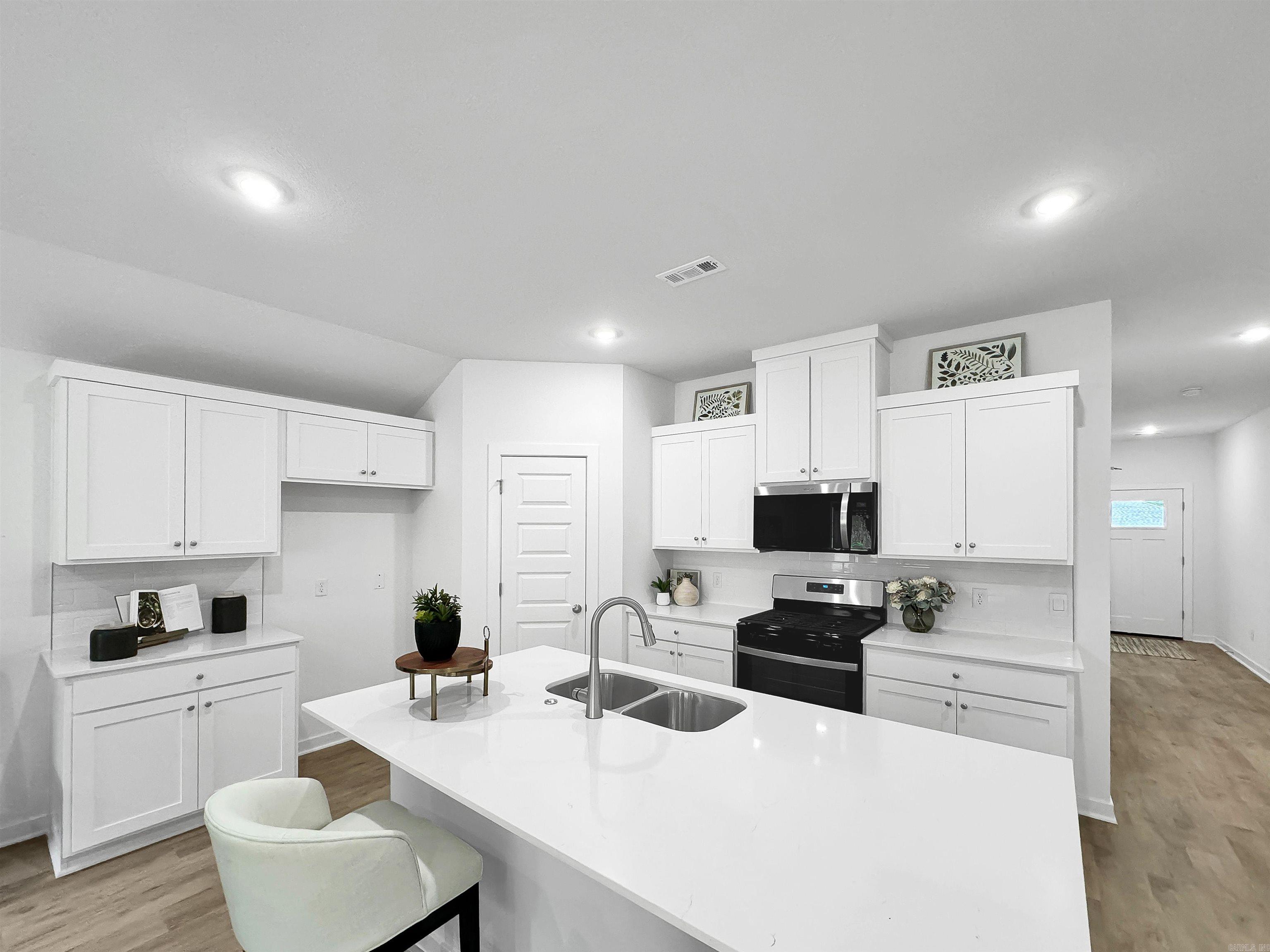 514 S Cherry Street Property Photo 3