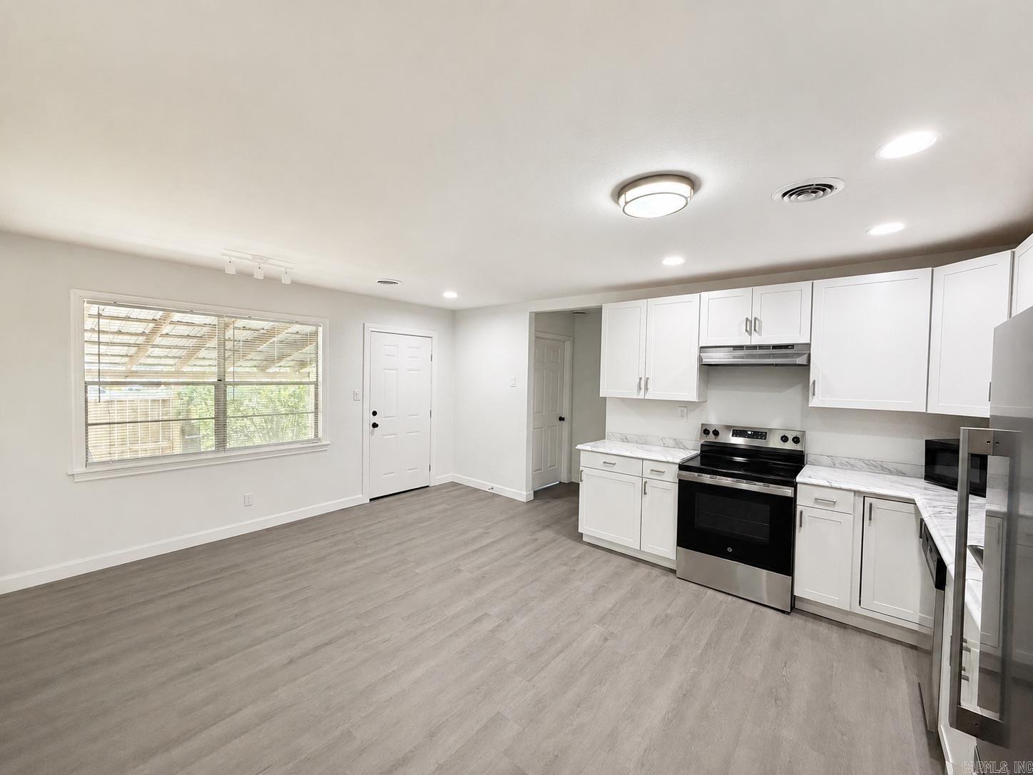100 Riley Street Property Photo 4