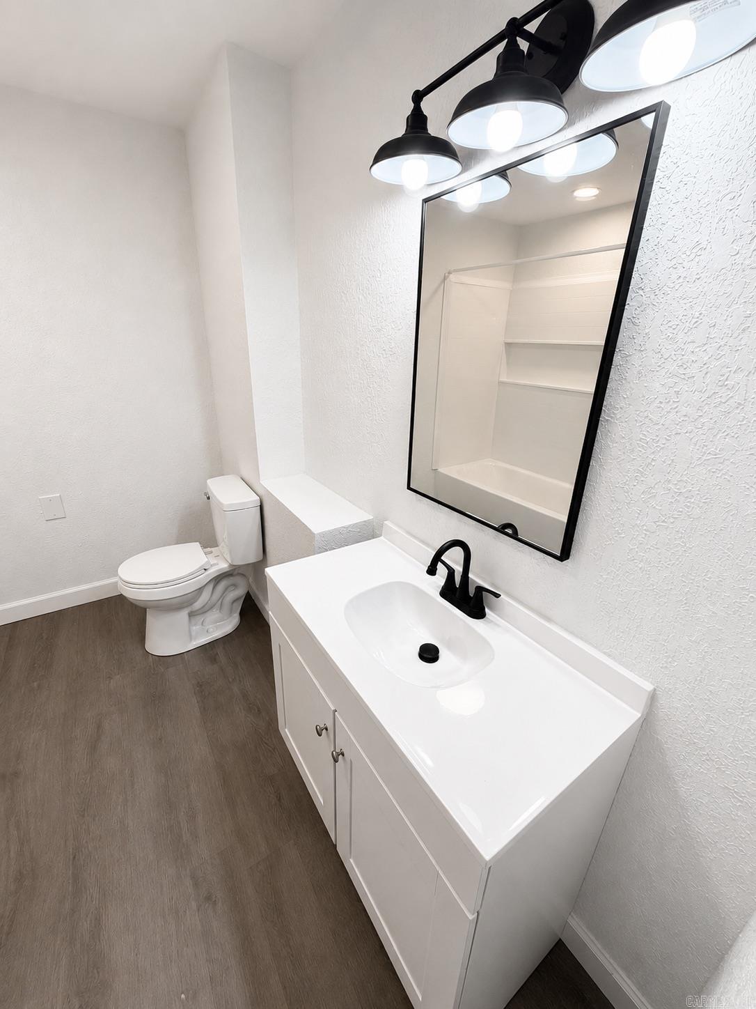 100 Riley Street Property Photo 14