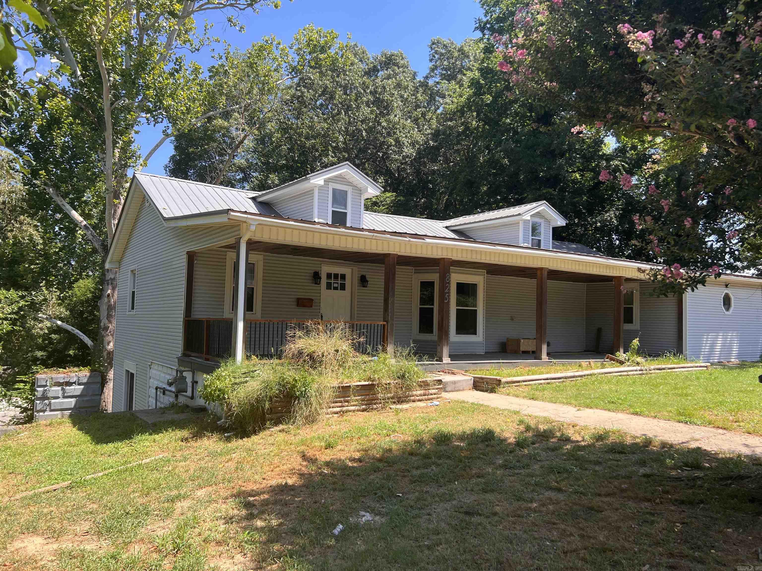 825 Evans Drive Property Photo 1