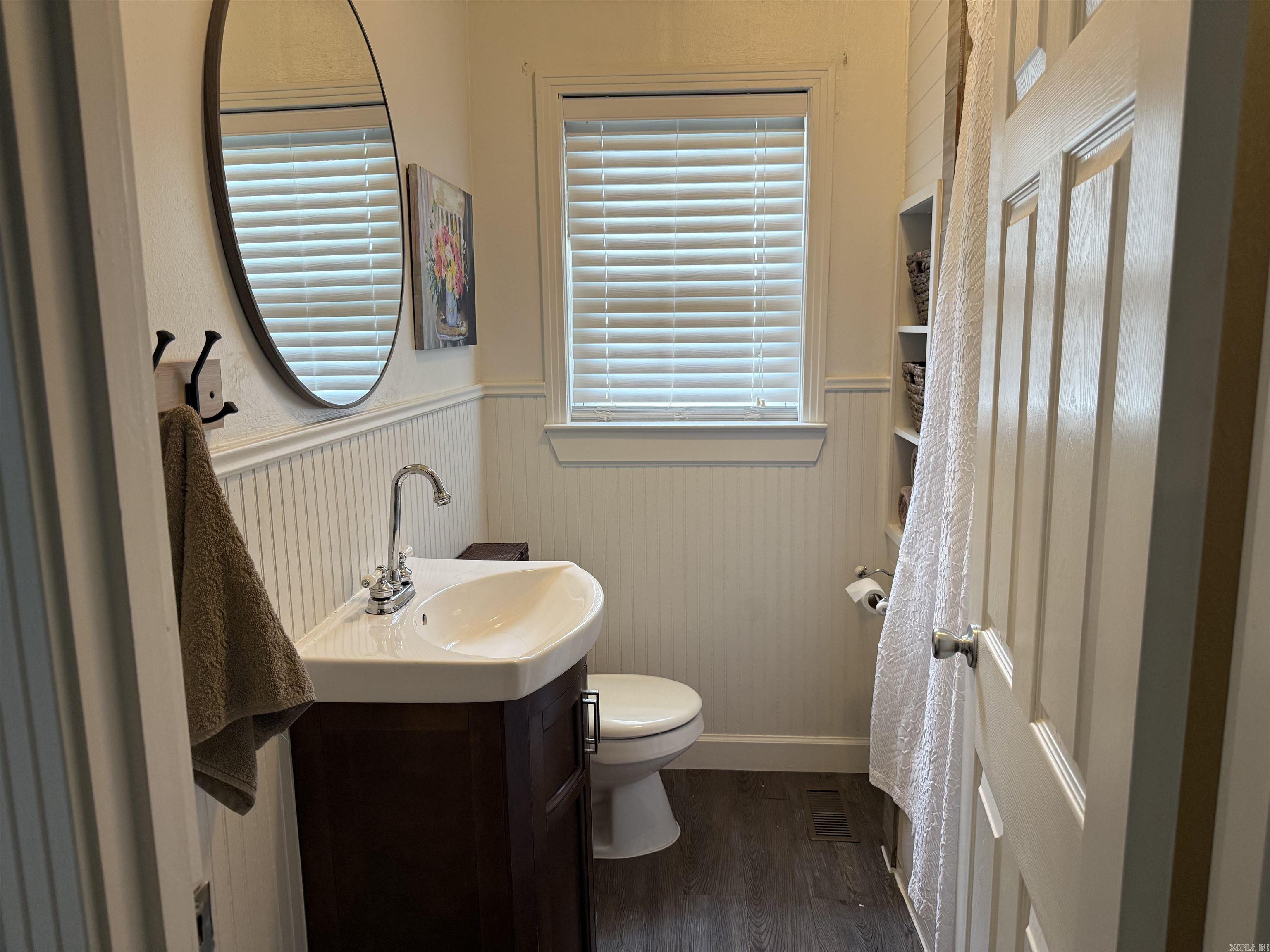 211 W Quitman Street Property Photo 6