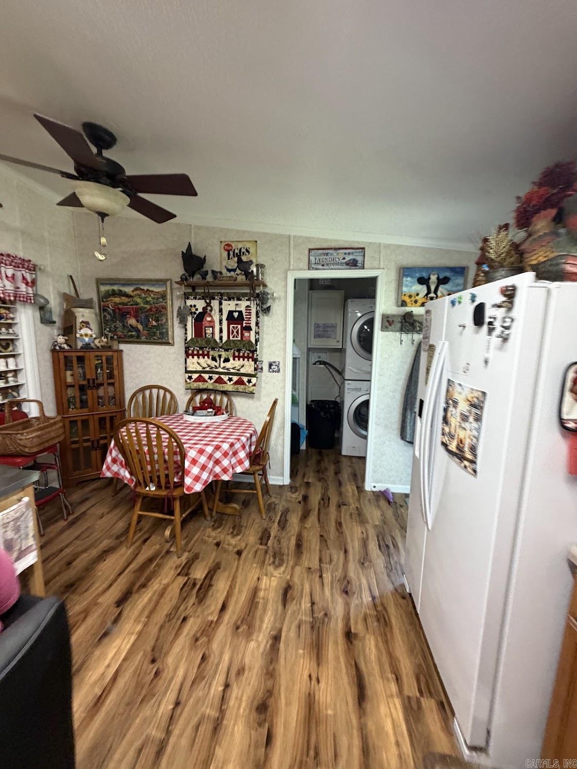 2 E Mobbs Circle Property Photo 4