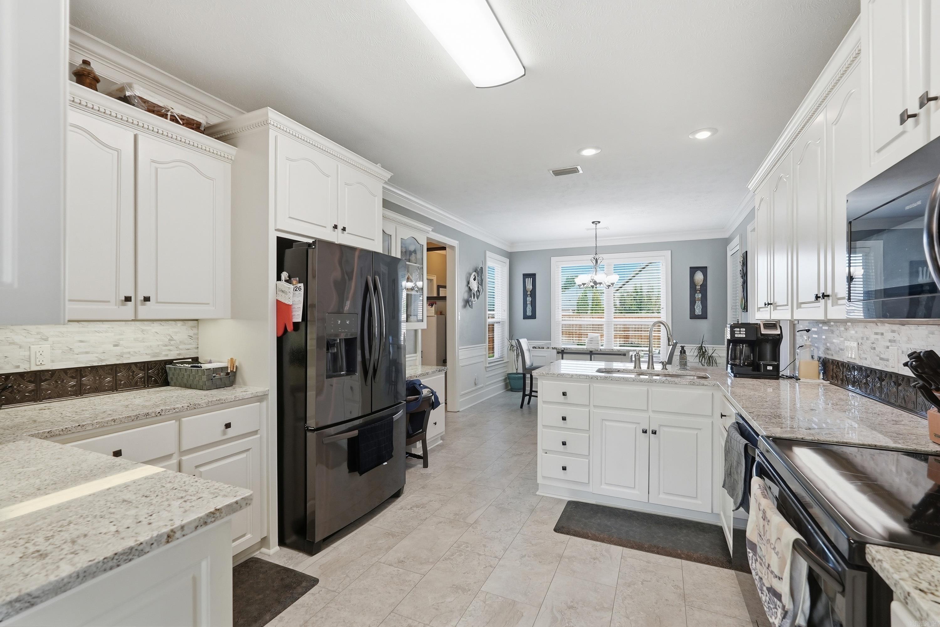 405 Esplanade Ave Property Photo 12