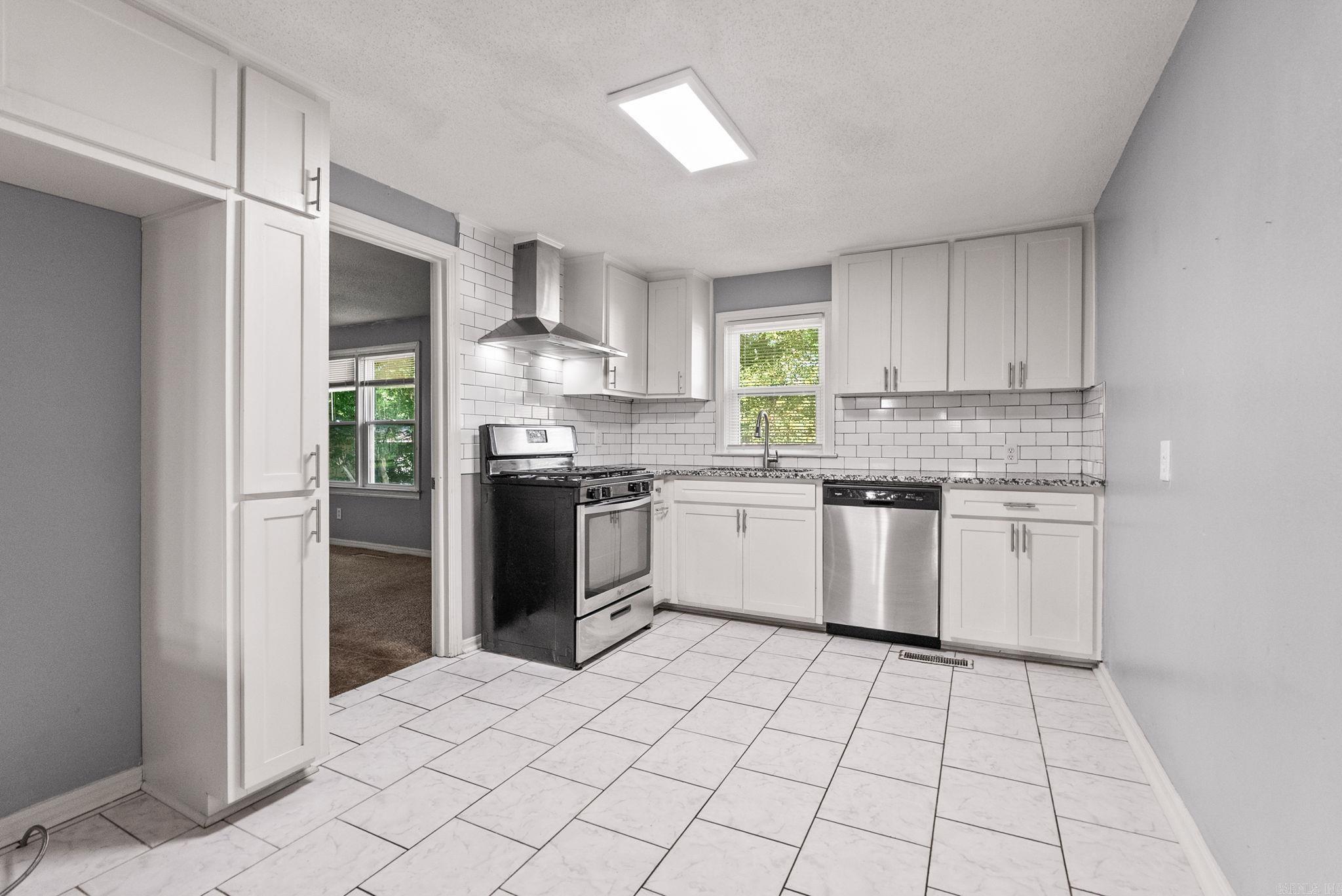 4301 Orange Street Property Photo 6