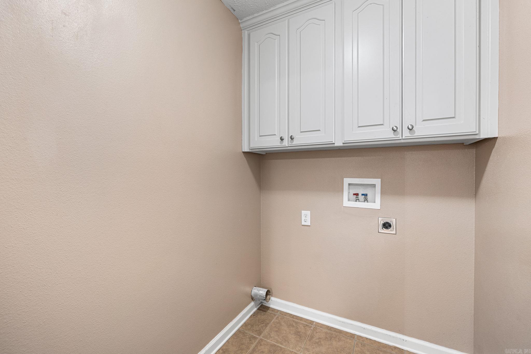 305 Weathering Lane Property Photo 11