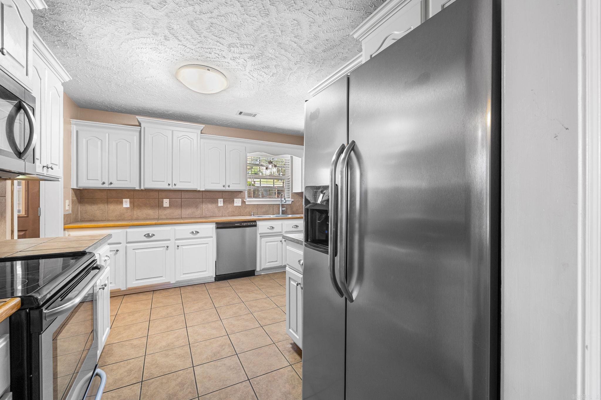 305 Weathering Lane Property Photo 12