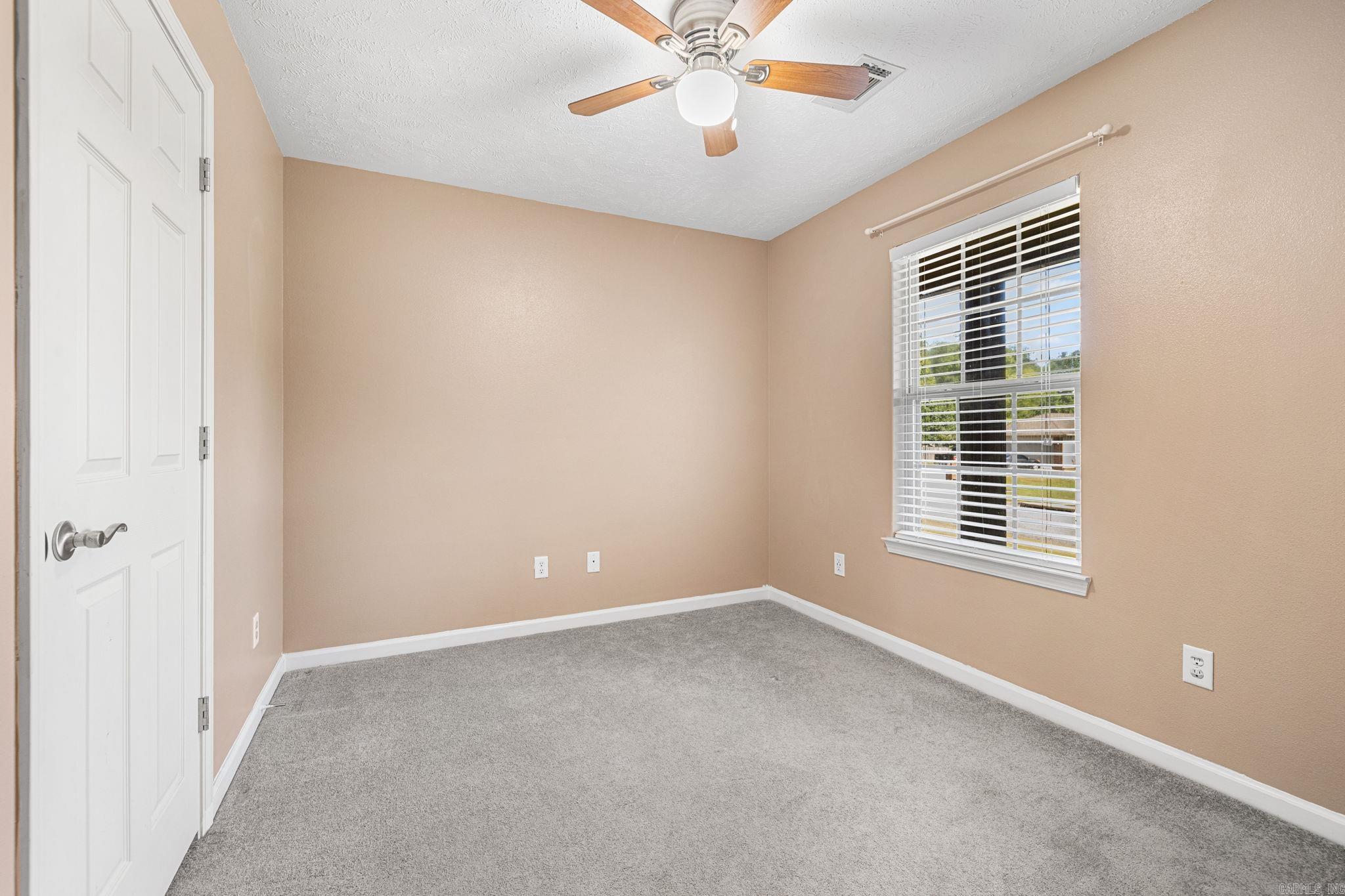 305 Weathering Lane Property Photo 19