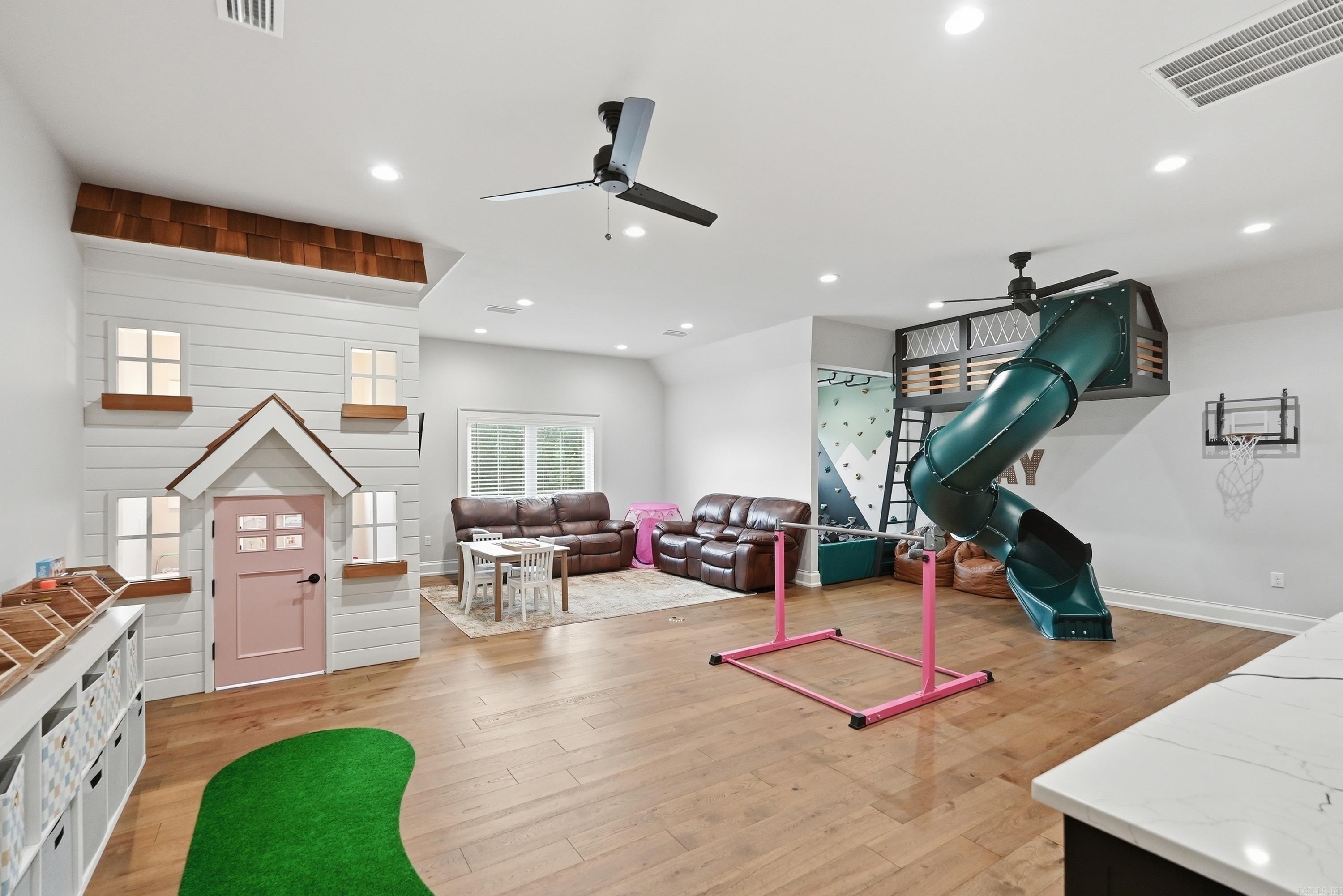 15 Weaver Heights Property Photo 42