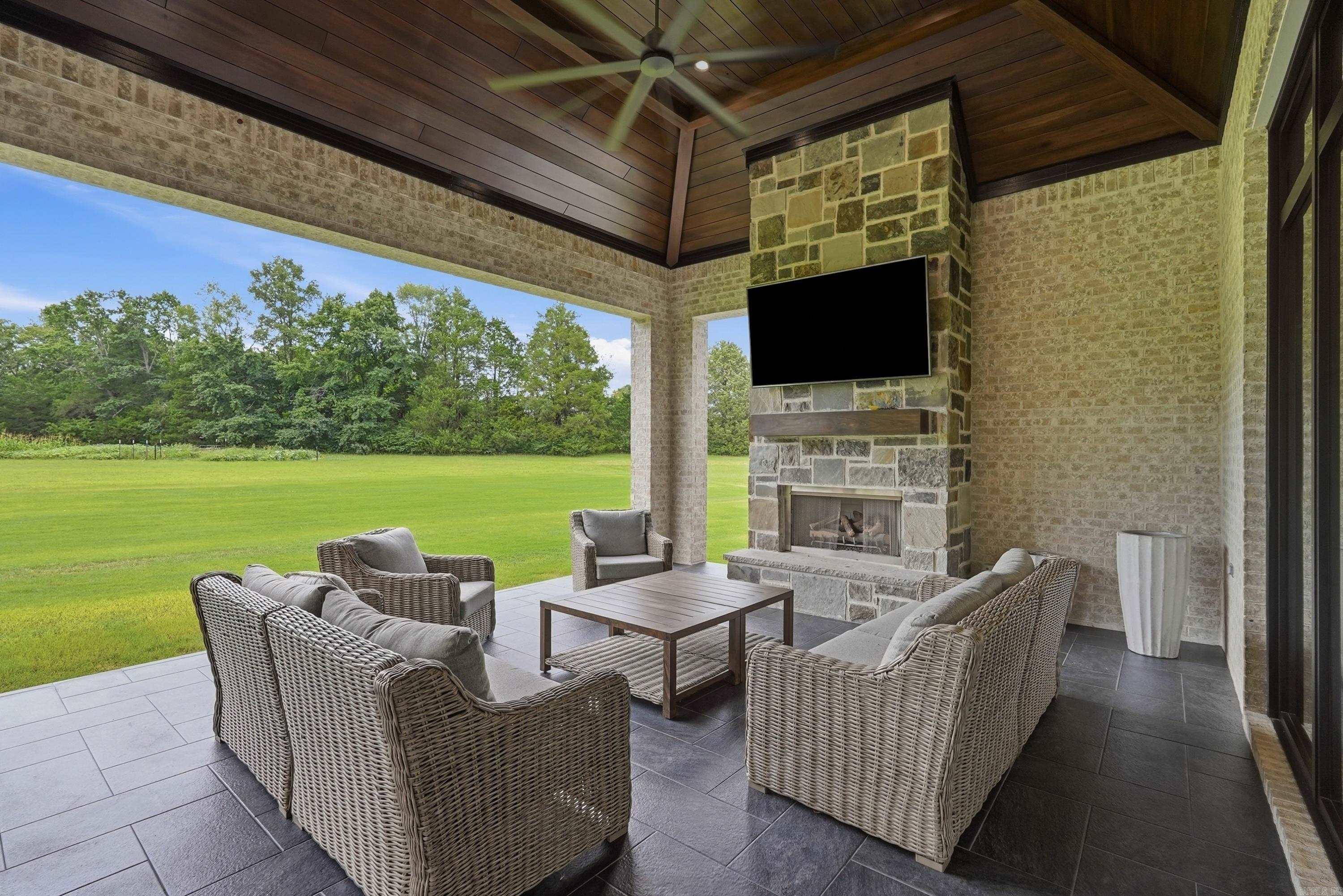 15 Weaver Heights Property Photo 46