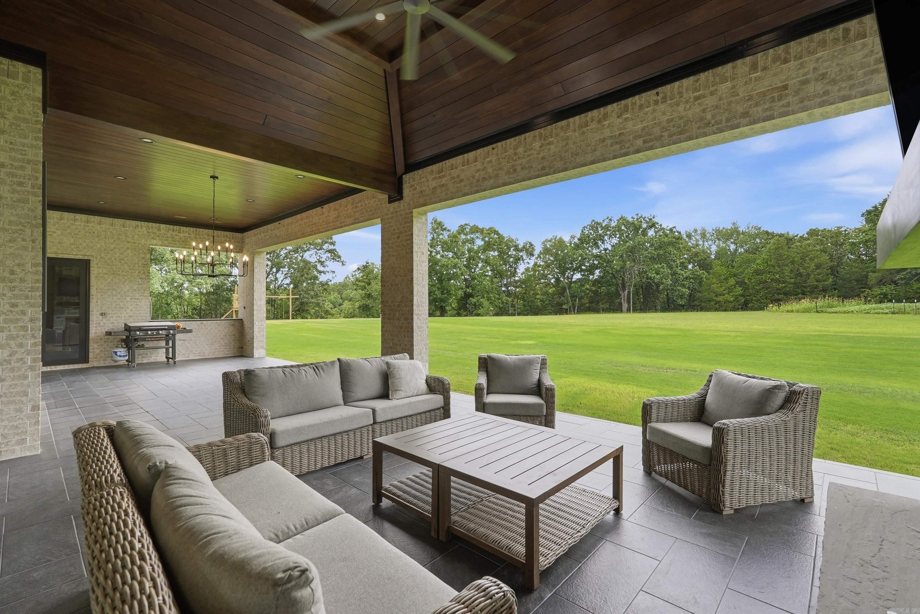 15 Weaver Heights Property Photo 47