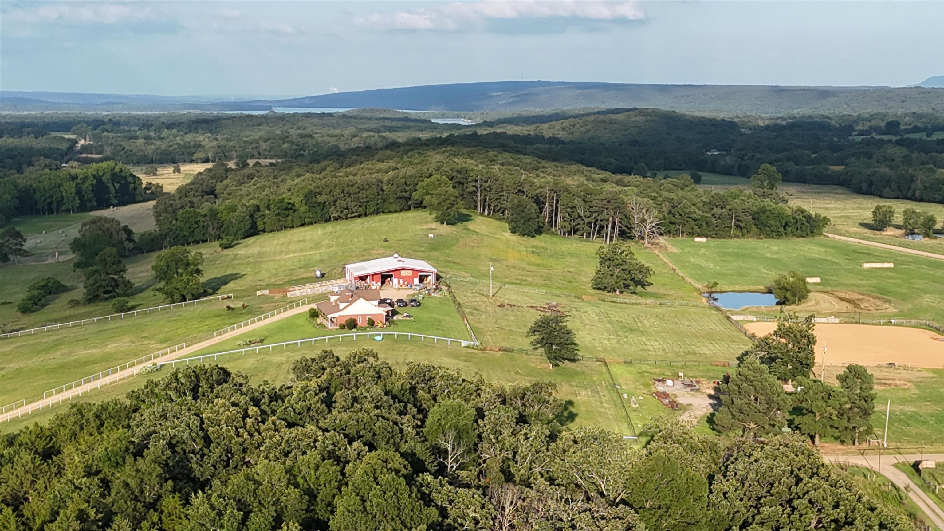 2210 Weiterer Property Photo 3