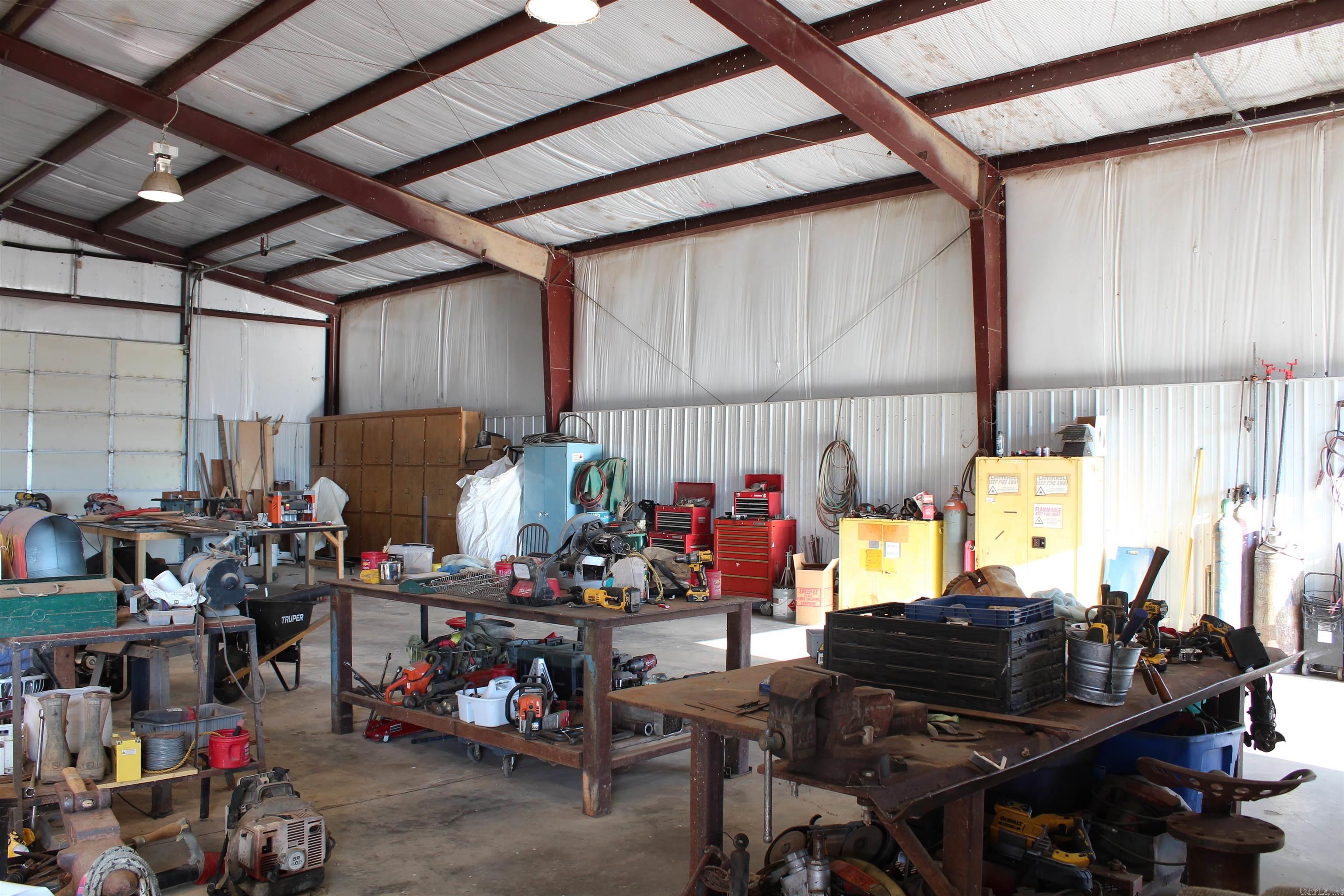 2210 Weiterer Property Photo 29
