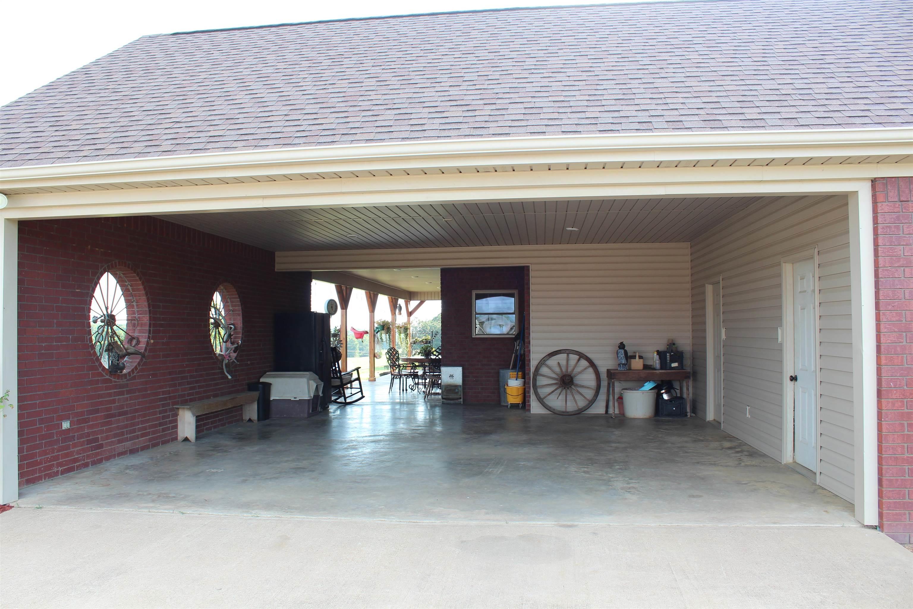 2210 Weiterer Property Photo 31