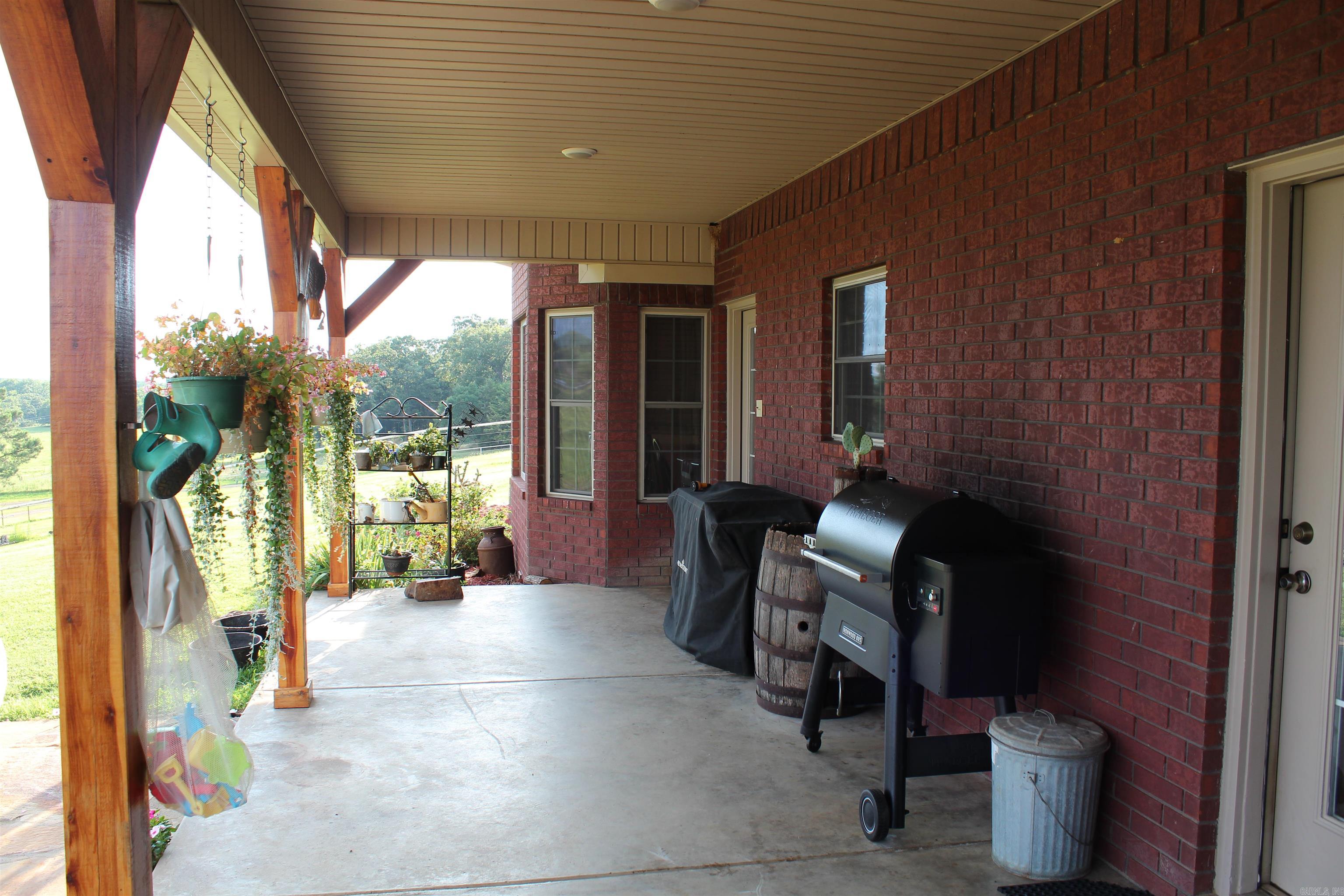 2210 Weiterer Property Photo 35