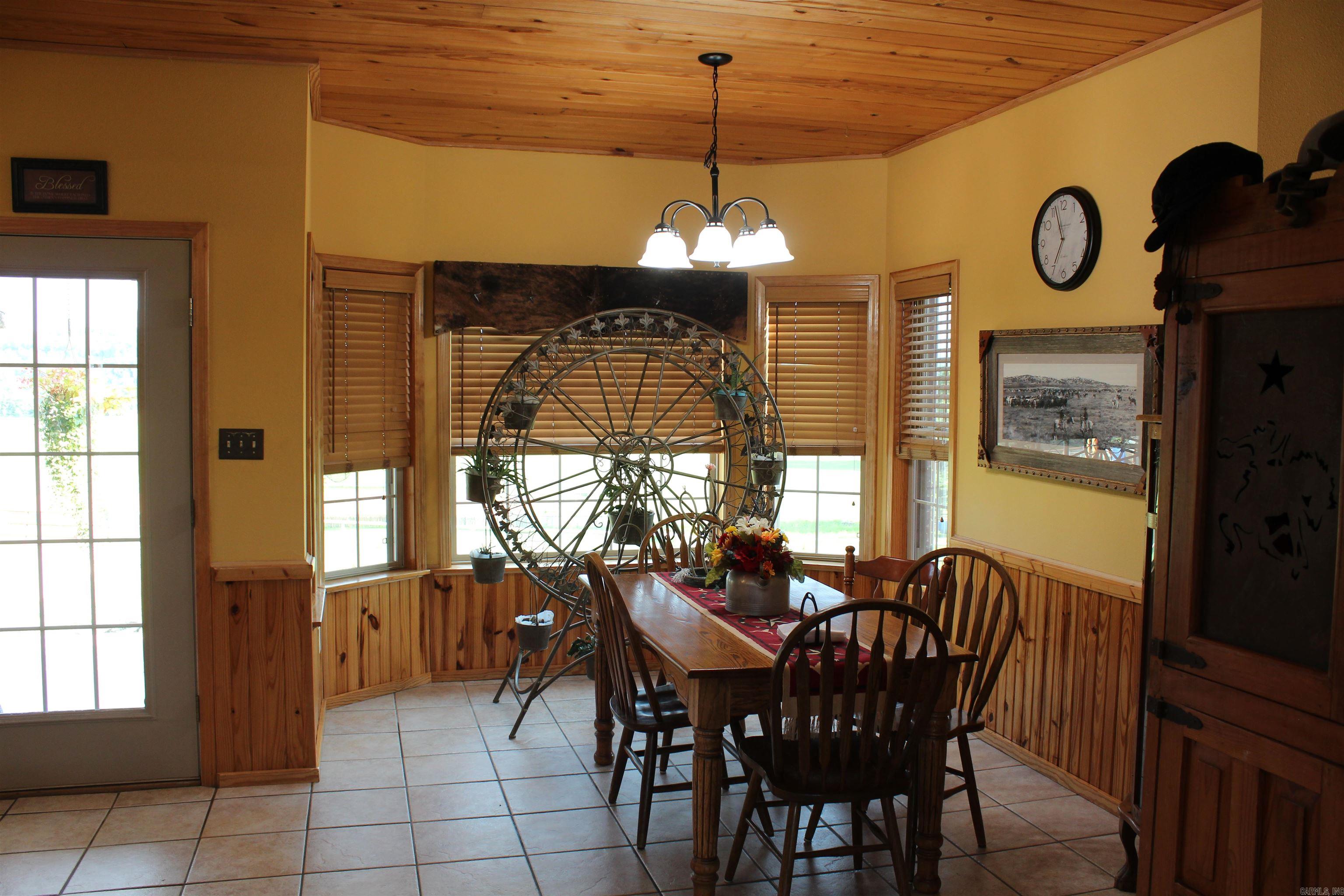 2210 Weiterer Property Photo 37