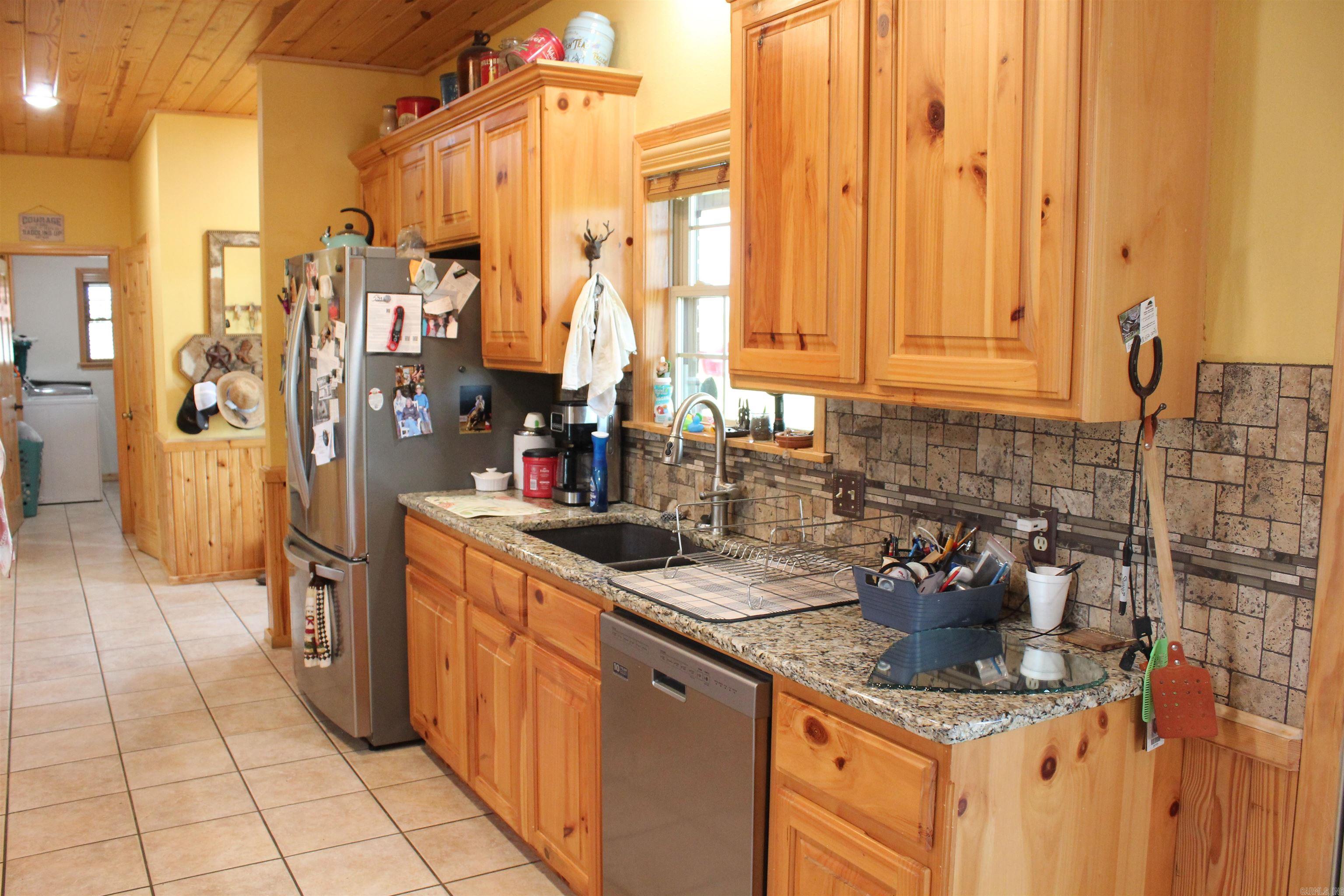 2210 Weiterer Property Photo 39