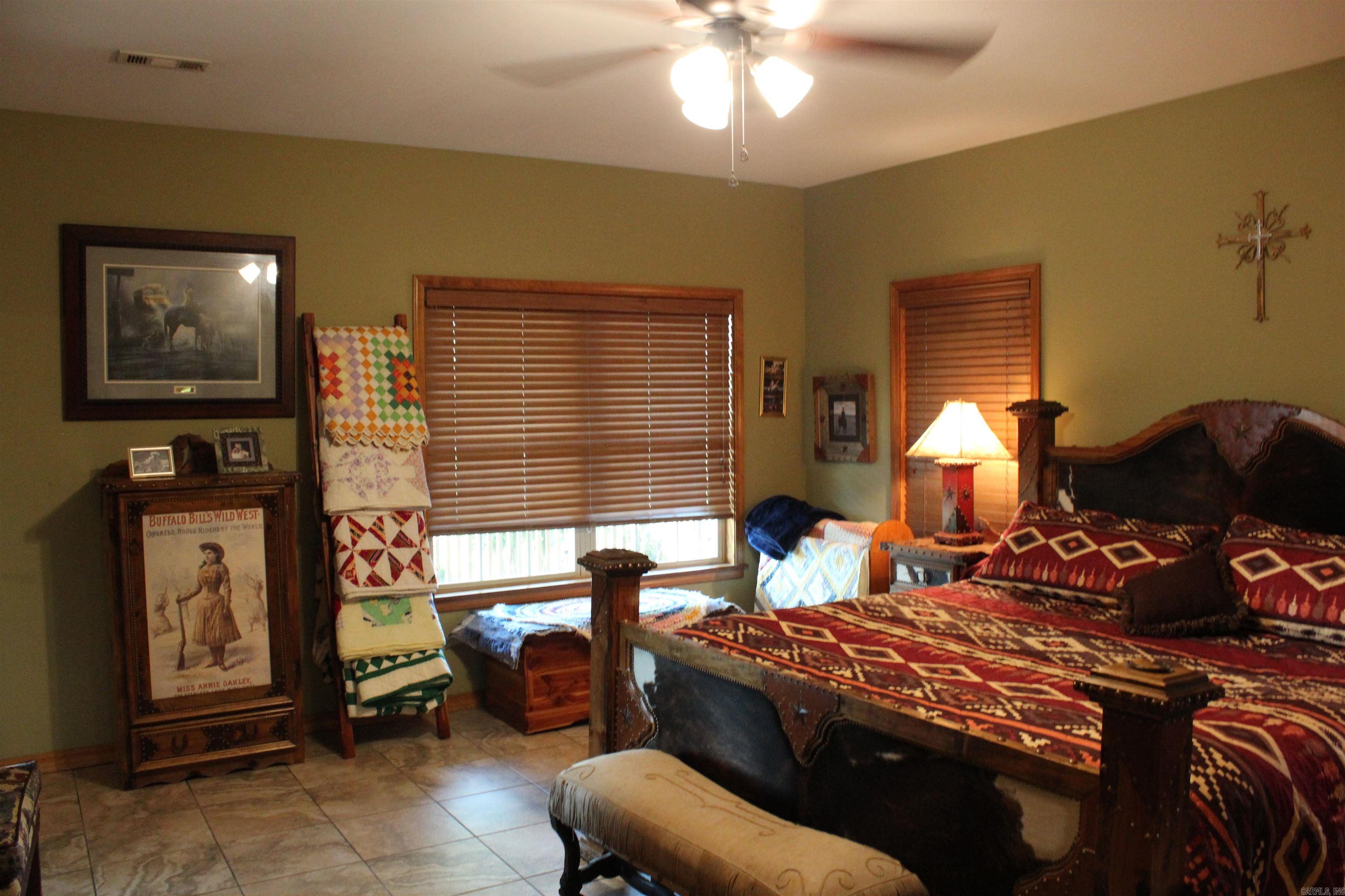 2210 Weiterer Property Photo 48