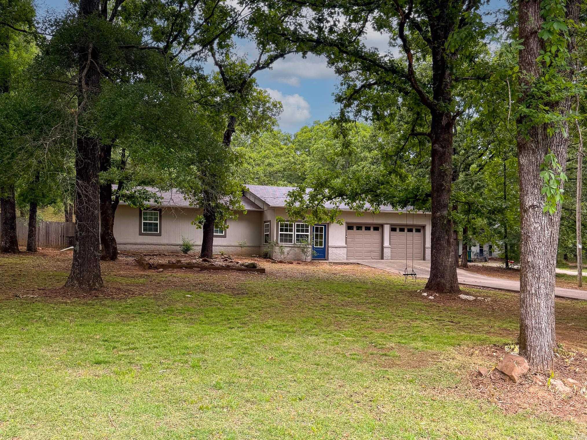 207 Orchid Drive Property Photo 2