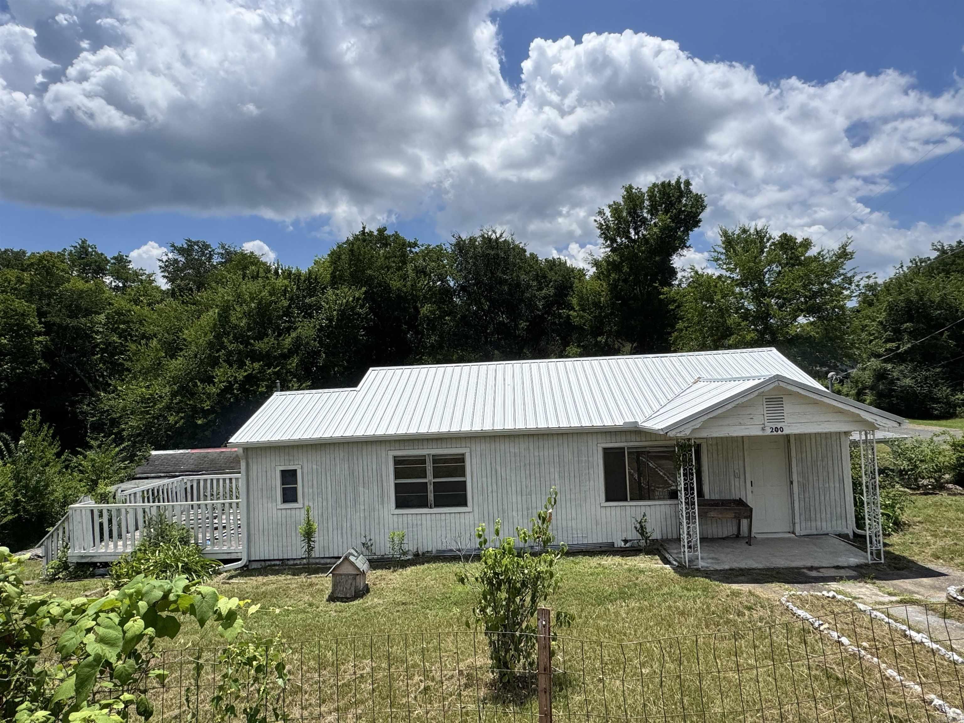 200 Tennessee Property Photo 1