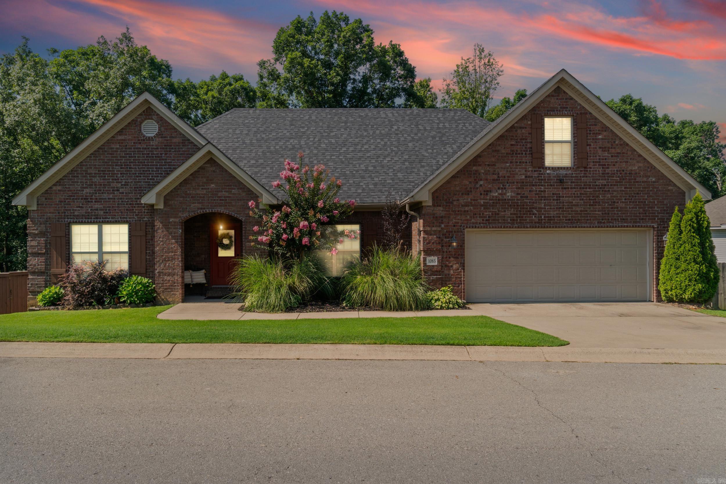 1085 Mountain Side Cove Property Photo 1