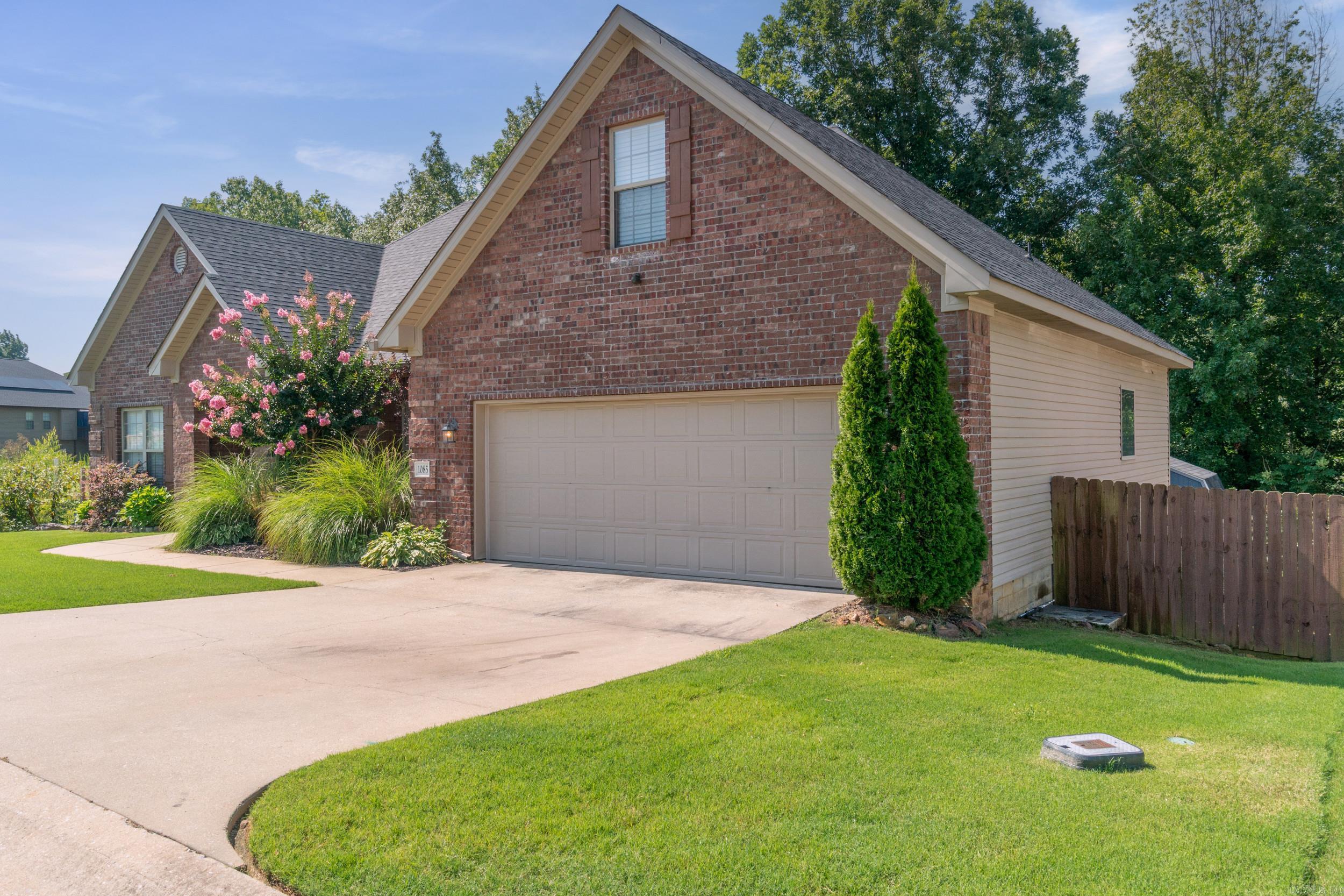 1085 Mountain Side Cove Property Photo 4