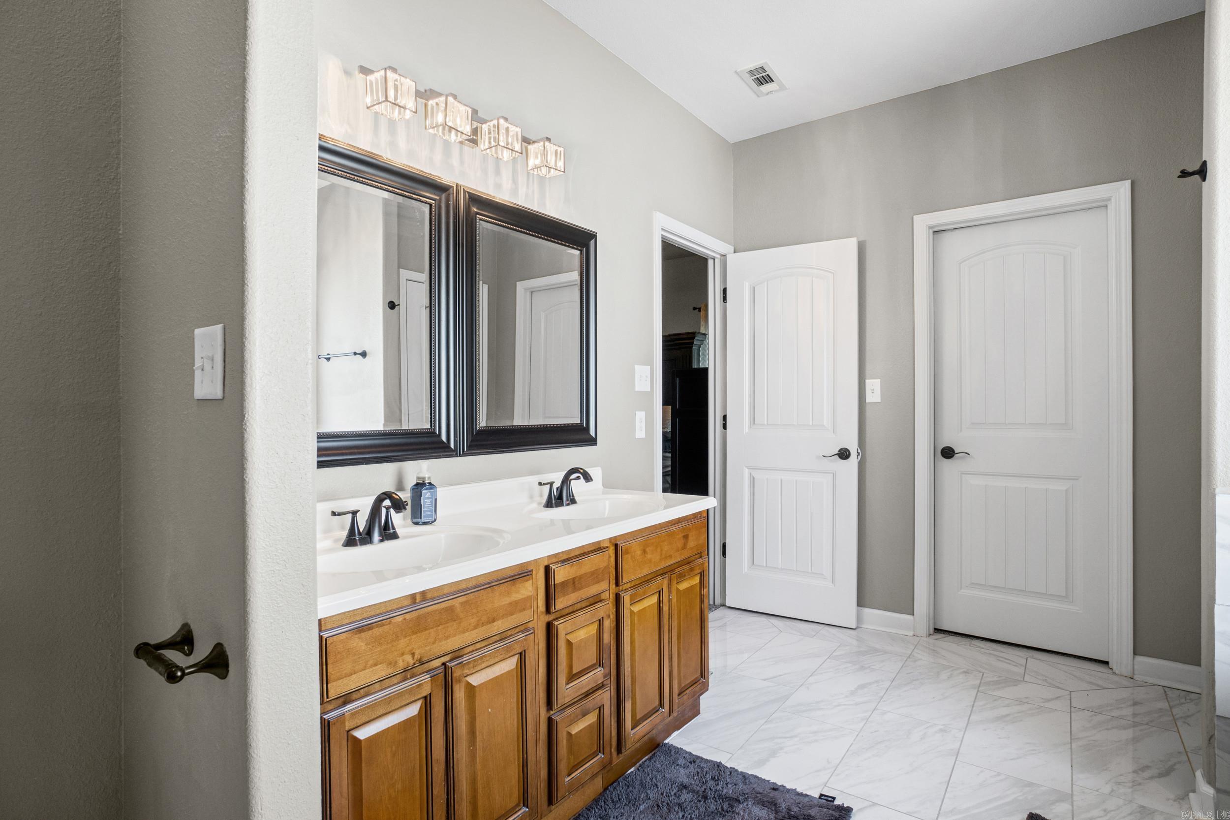 1085 Mountain Side Cove Property Photo 13