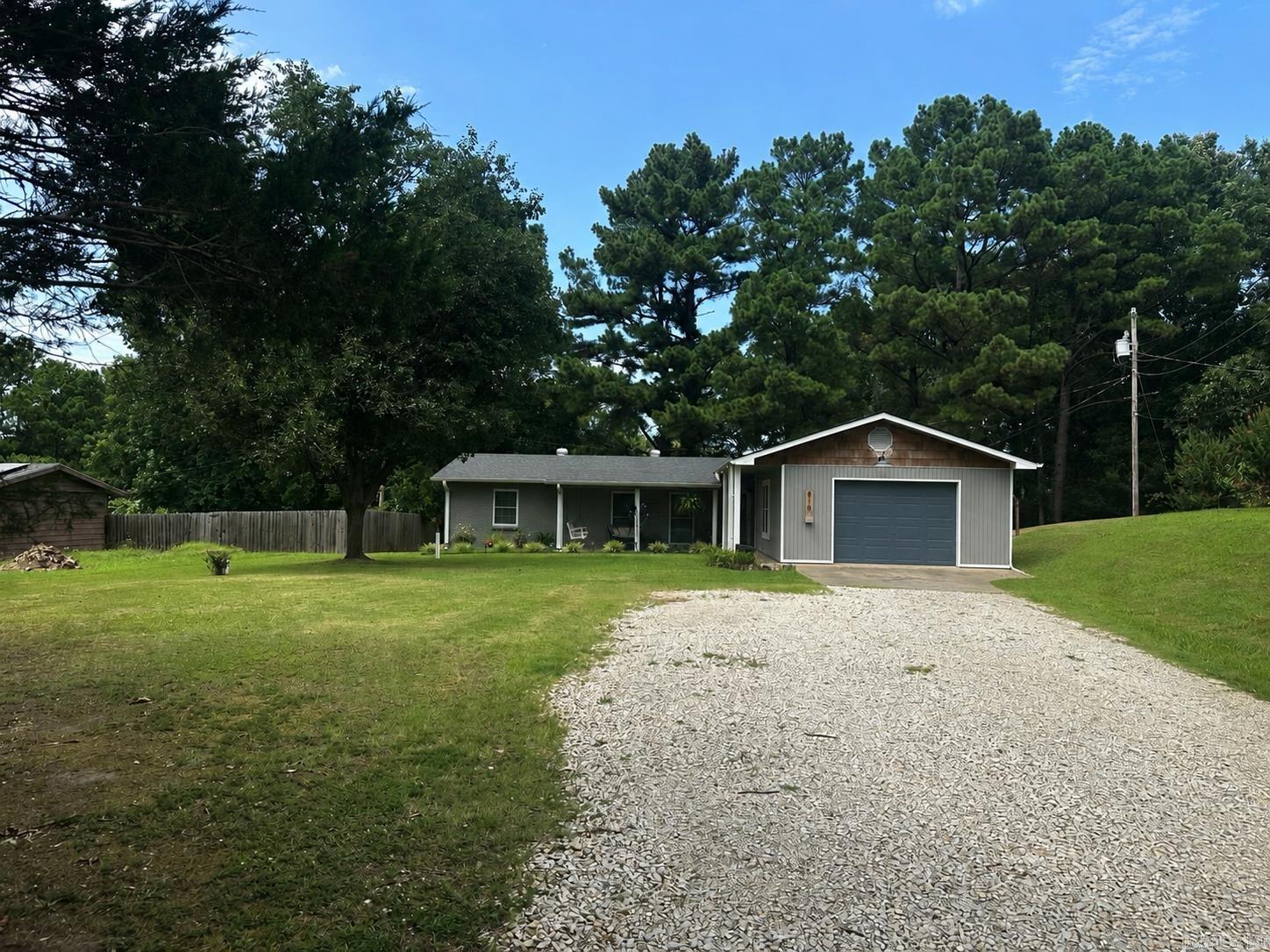 819 E Unity Road Property Photo 1