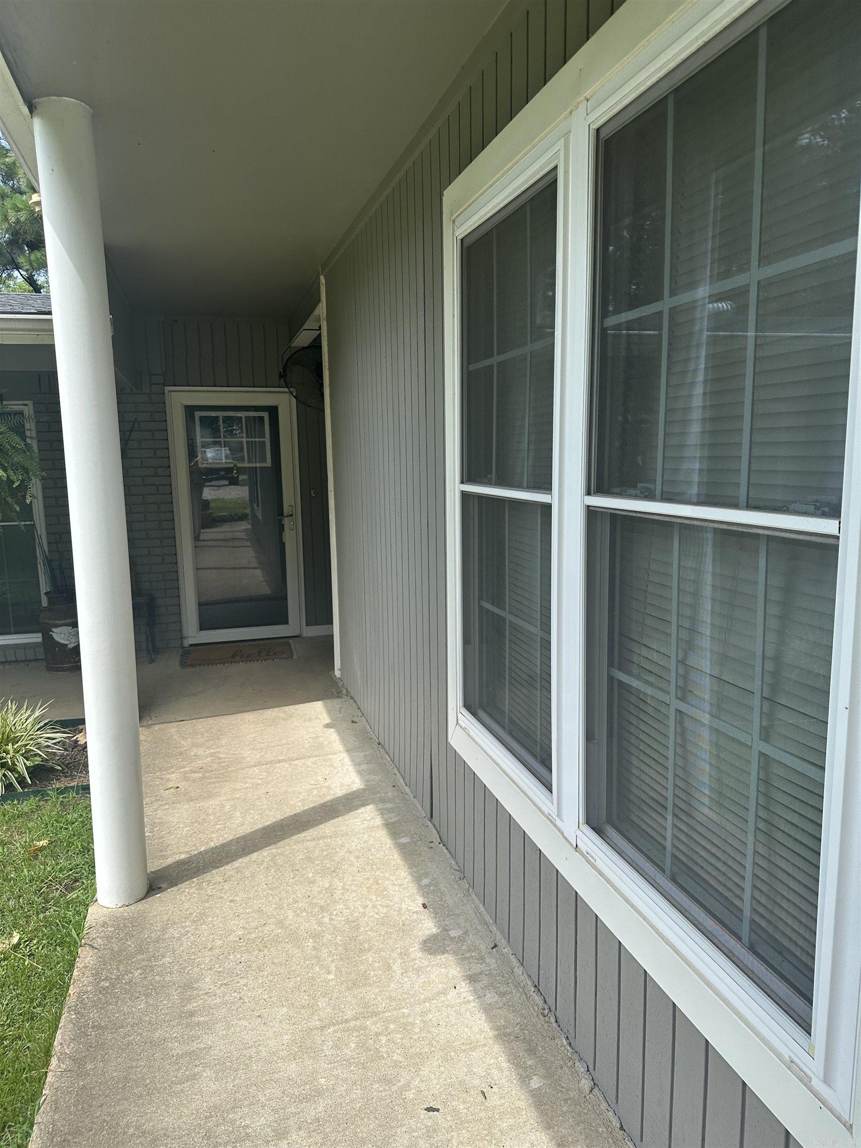 819 E Unity Road Property Photo 8