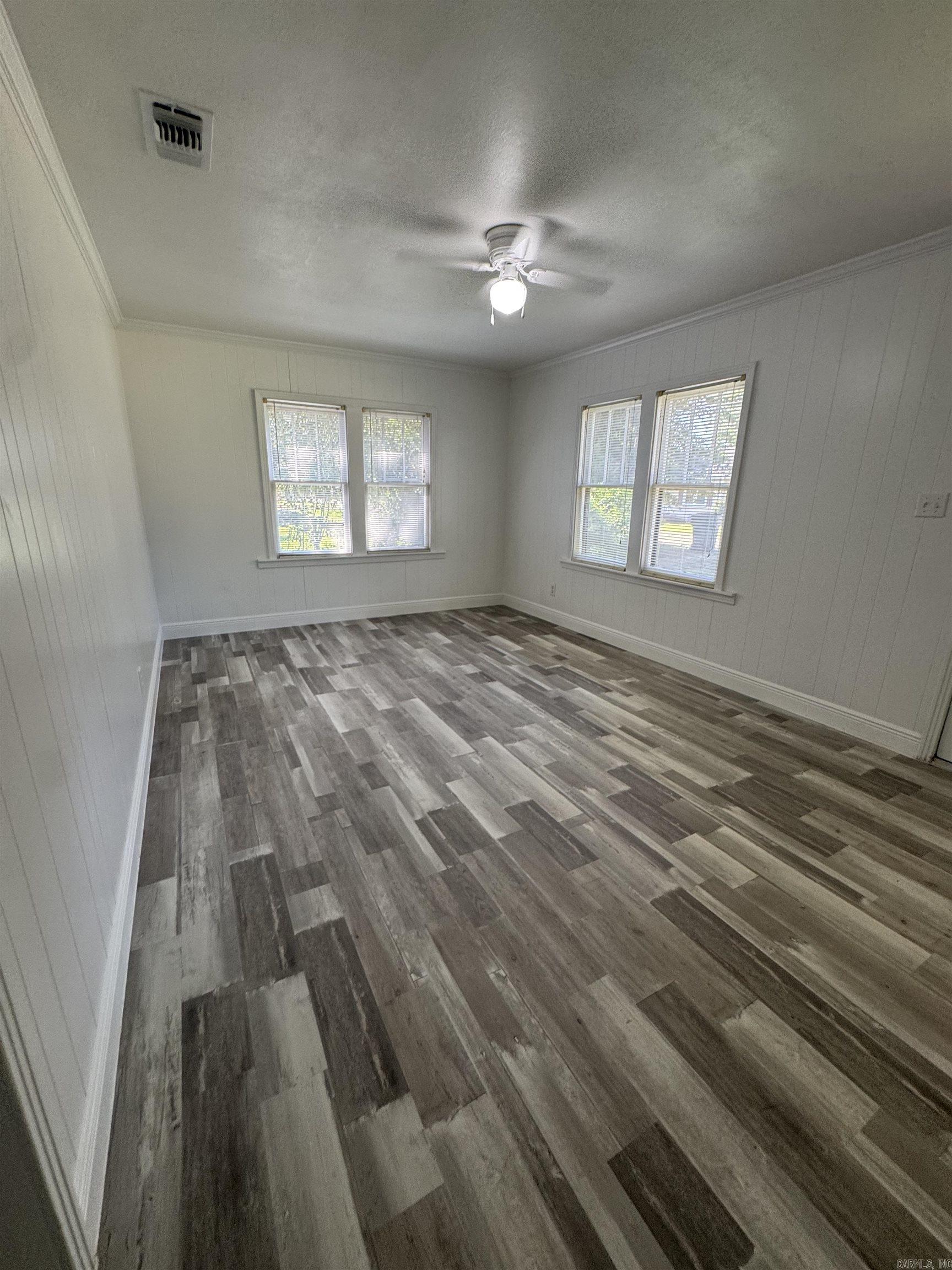 503 E Roselawn Street Property Photo 2