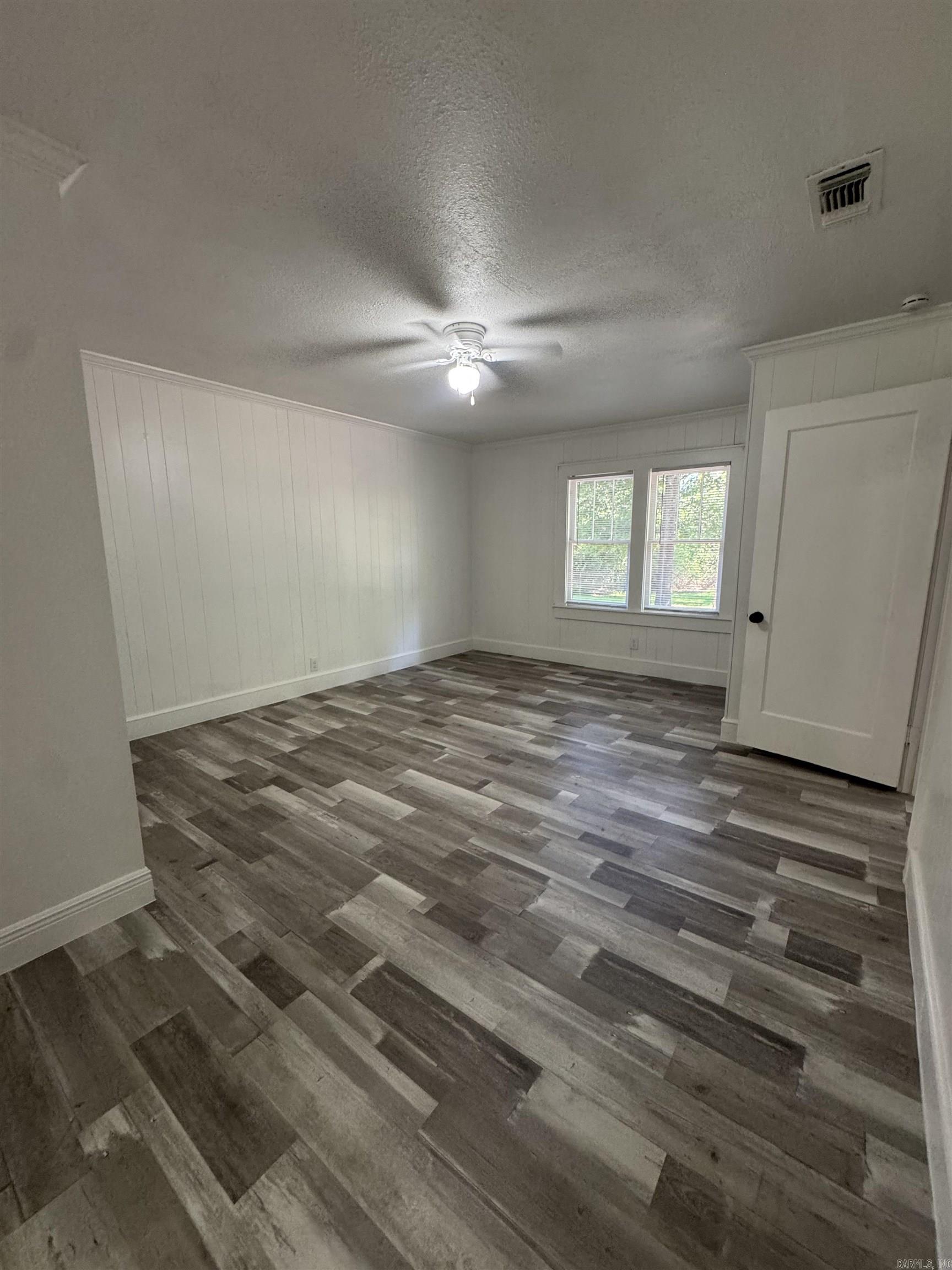 503 E Roselawn Street Property Photo 3