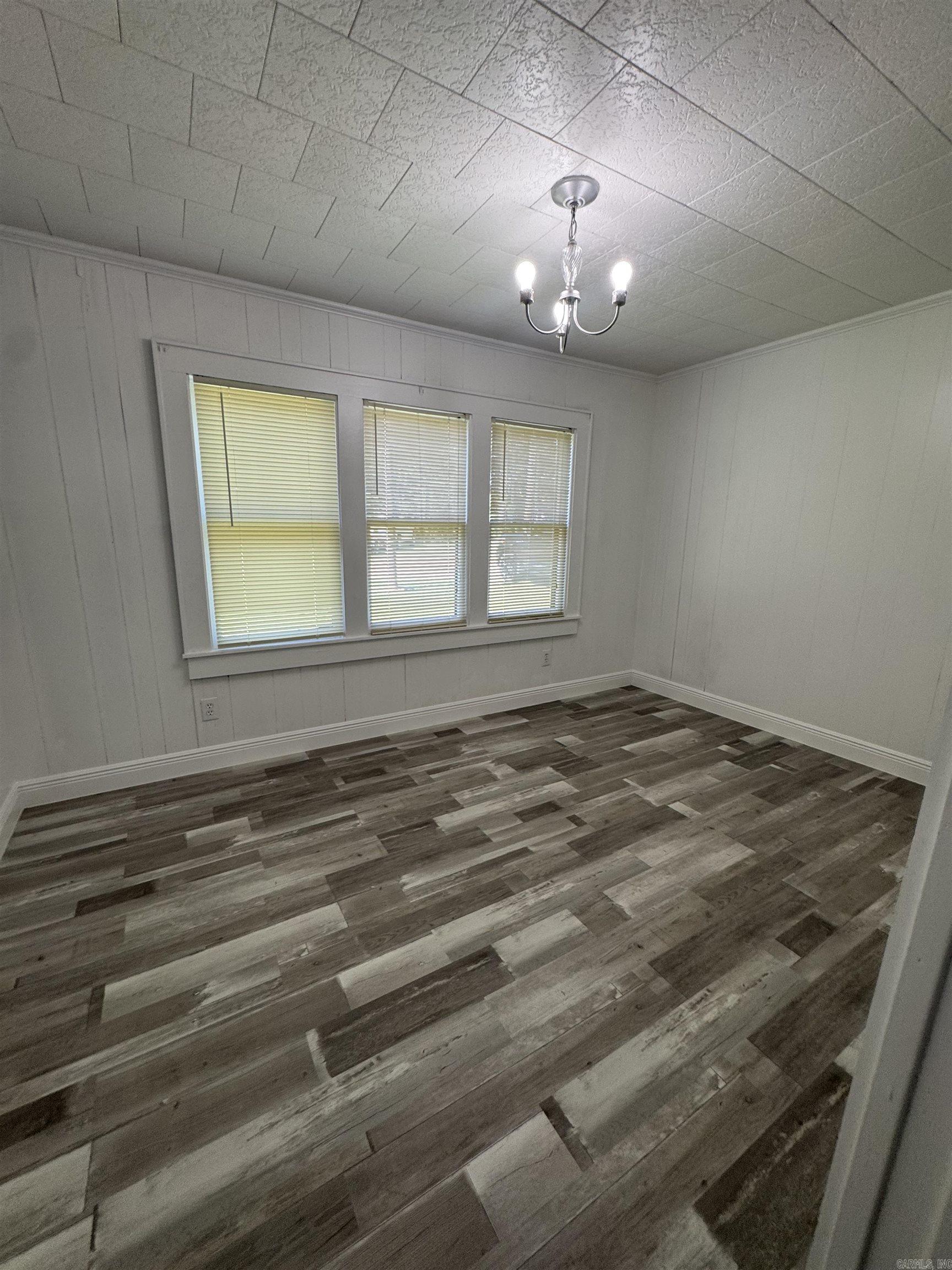 503 E Roselawn Street Property Photo 5
