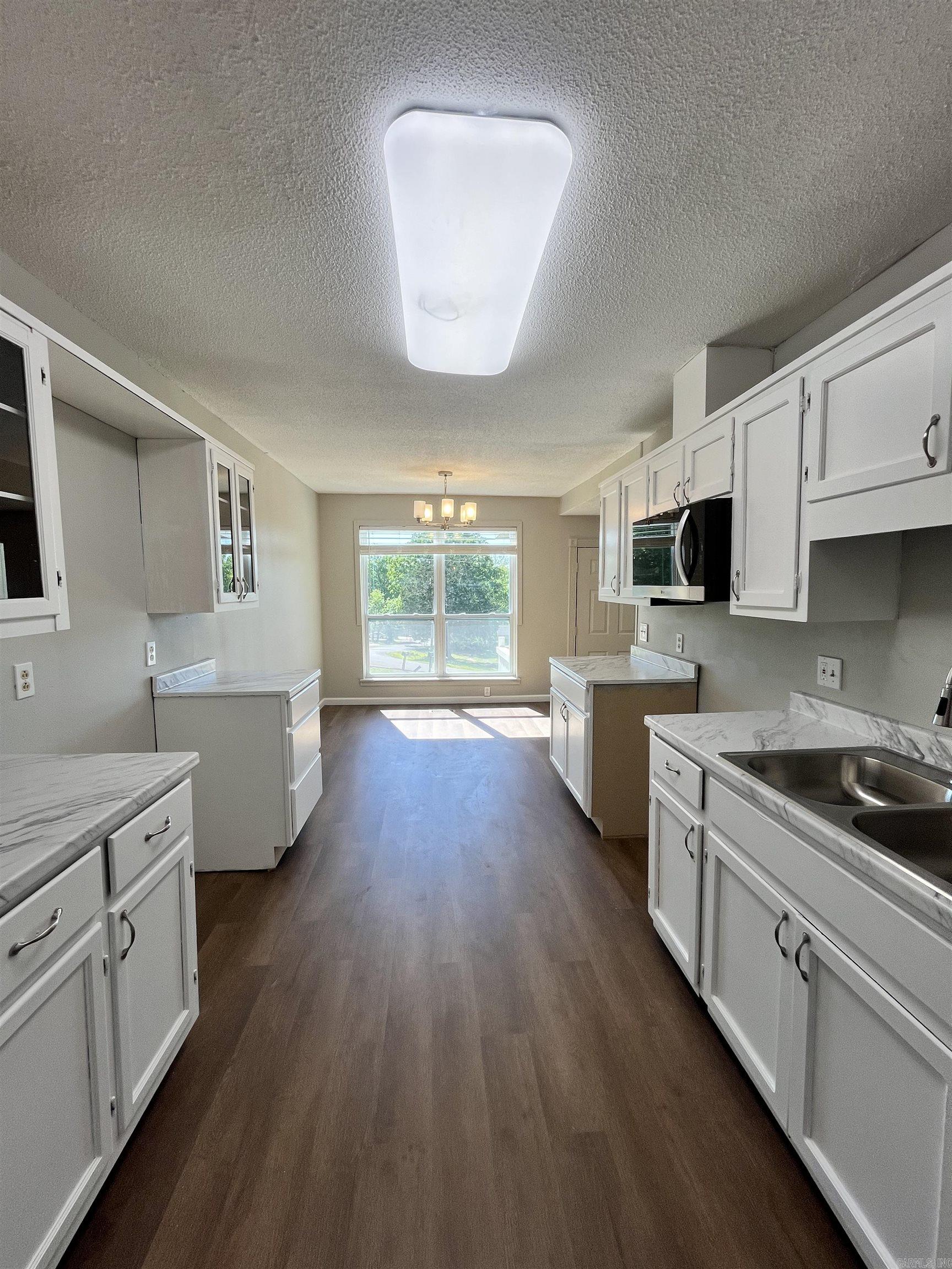 345 Hawkins Street Property Photo 7