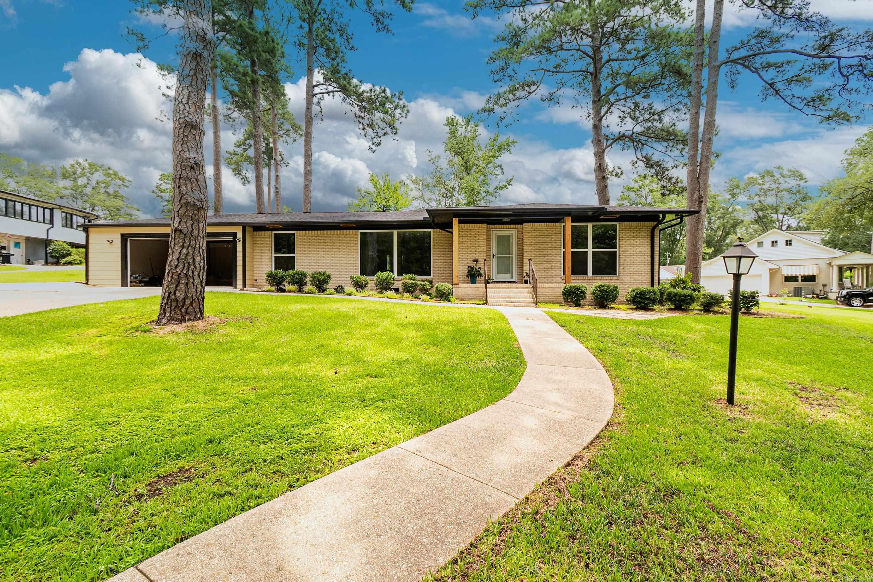 130 Woodland Drive Property Photo 1