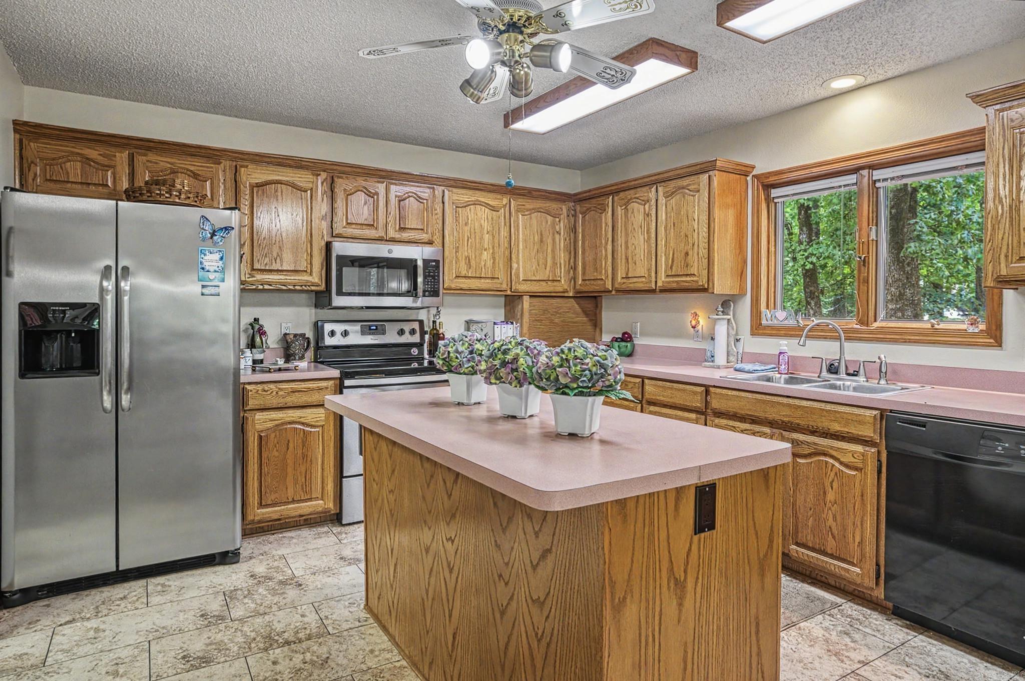 1 B Medina Way Property Photo 3