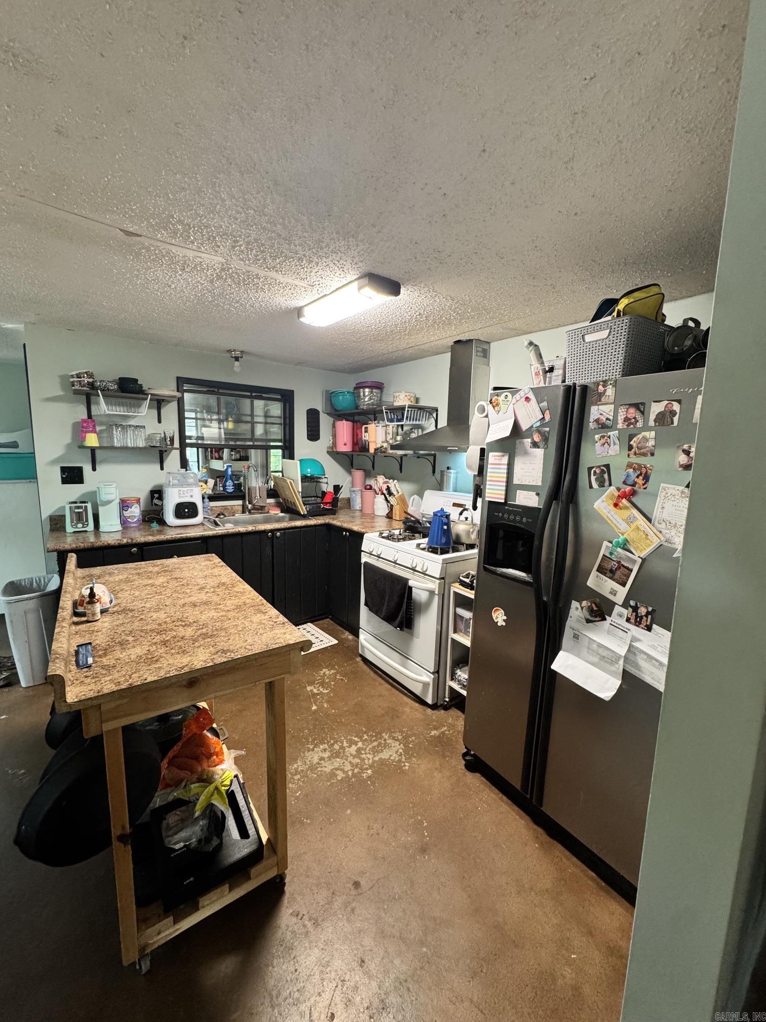 672 Highway 225 E Property Photo 6