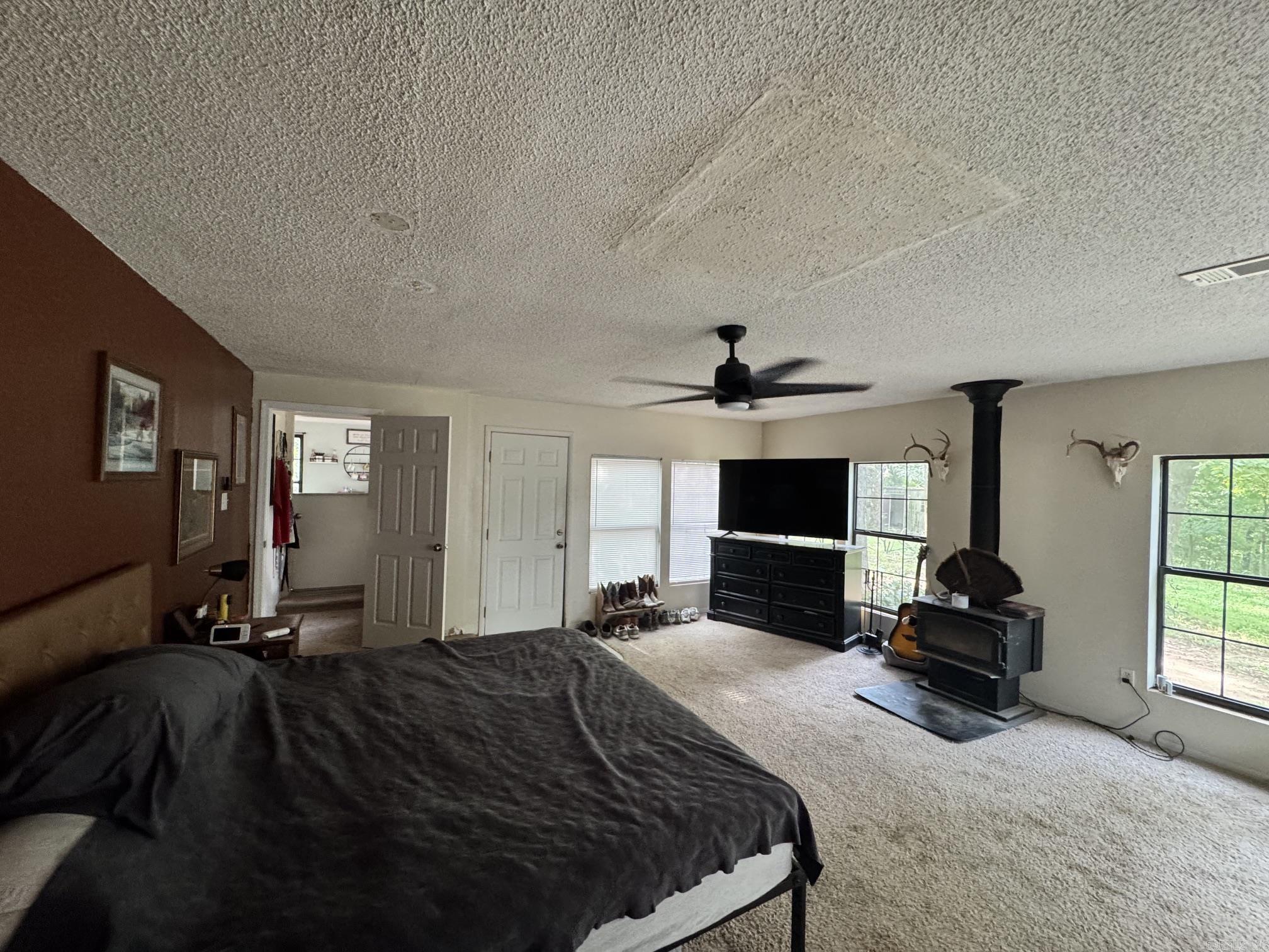 672 Highway 225 E Property Photo 8