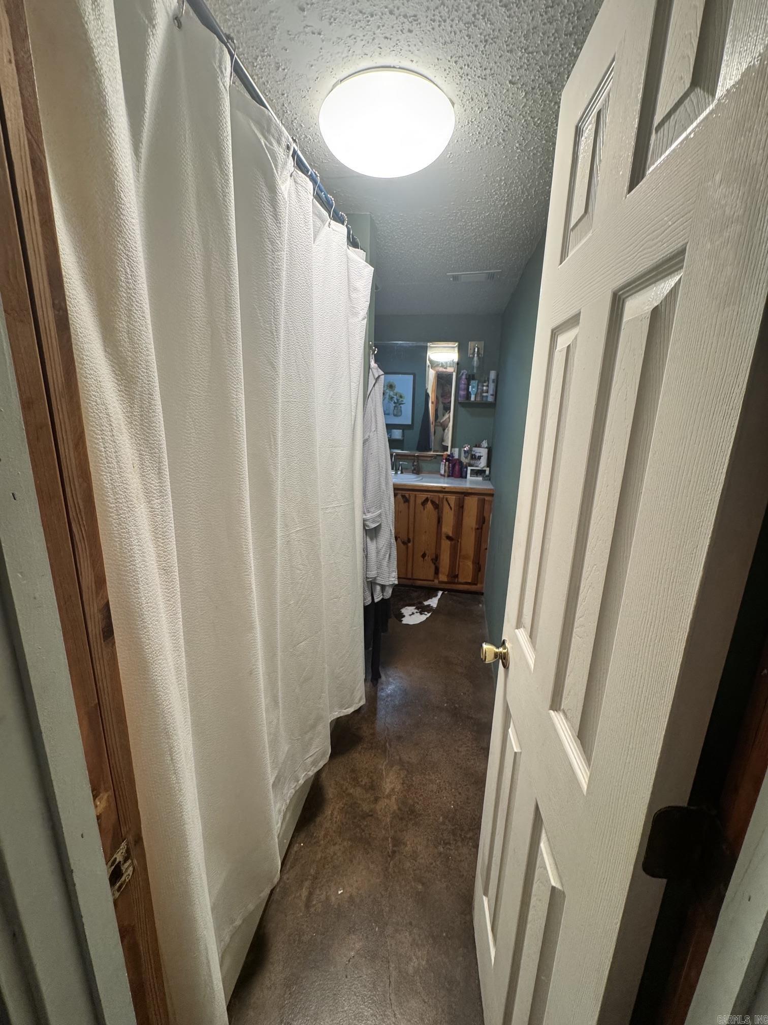672 Highway 225 E Property Photo 9